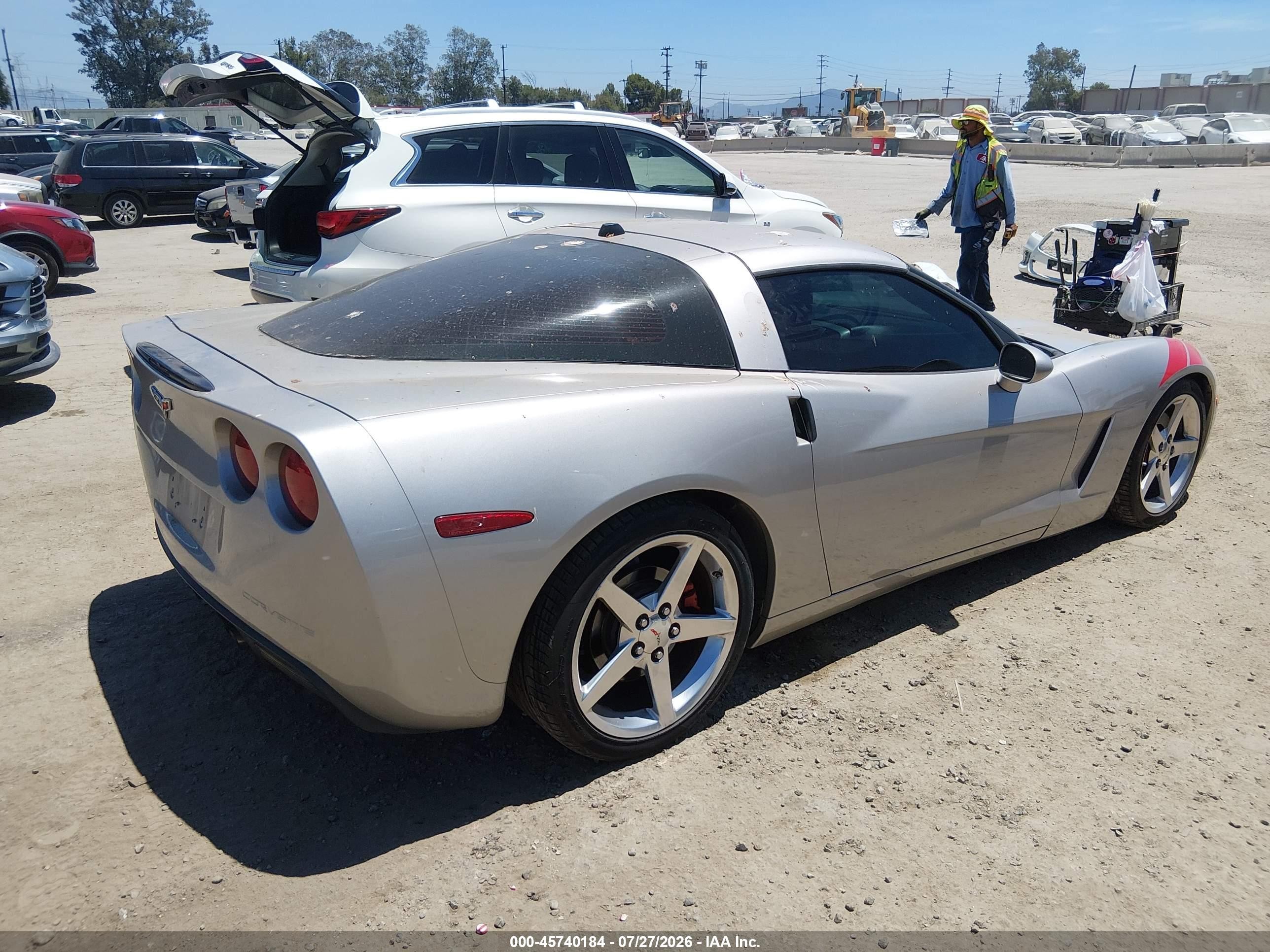2005 Chevrolet Corvette   Silver vin: 1G1YY24U055131162