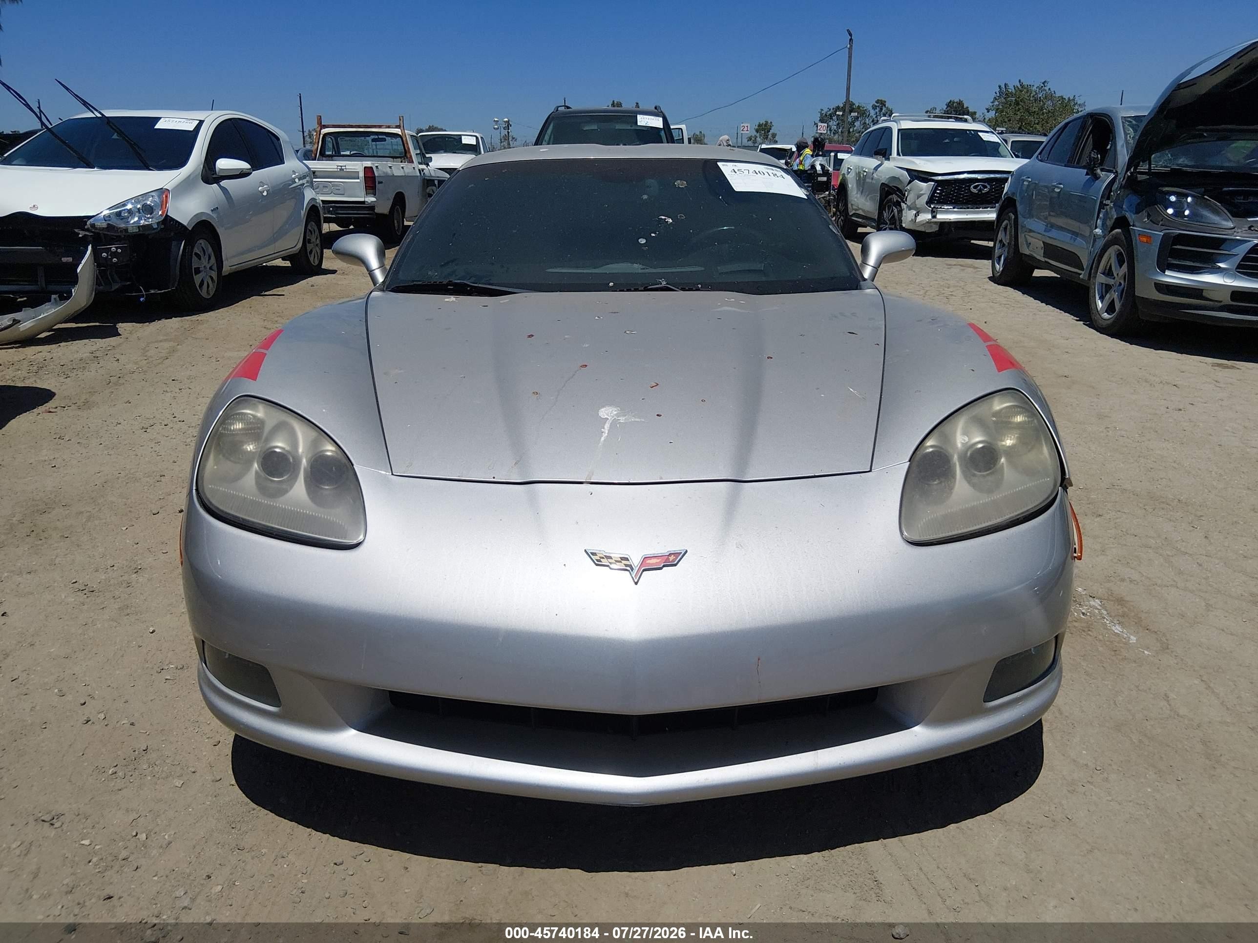 2005 Chevrolet Corvette   Silver vin: 1G1YY24U055131162
