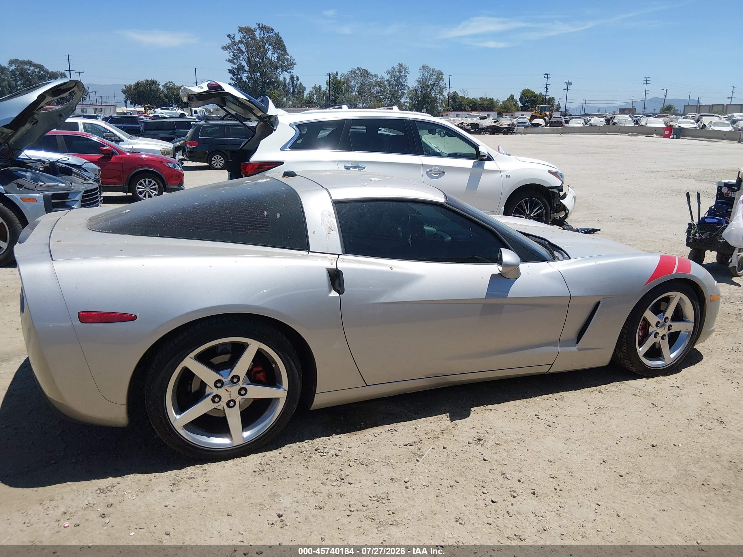 2005 Chevrolet Corvette   Silver vin: 1G1YY24U055131162
