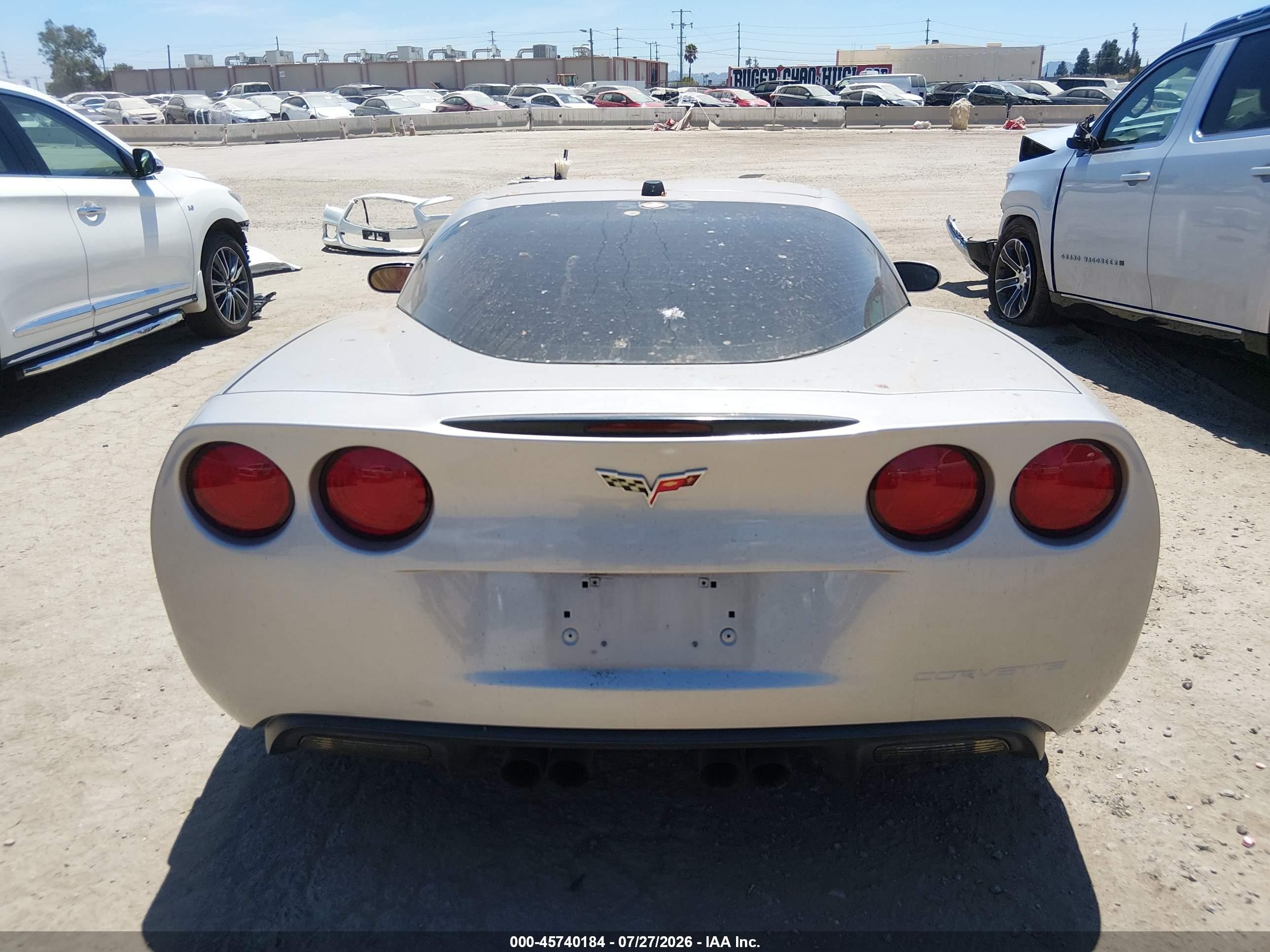2005 Chevrolet Corvette   Silver vin: 1G1YY24U055131162