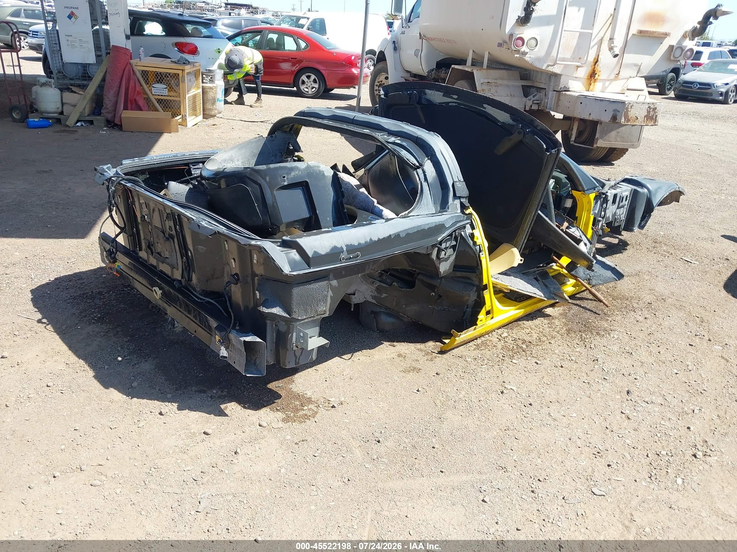 2005 Chevrolet Corvette   Желтый vin: 1G1YY24U255129364