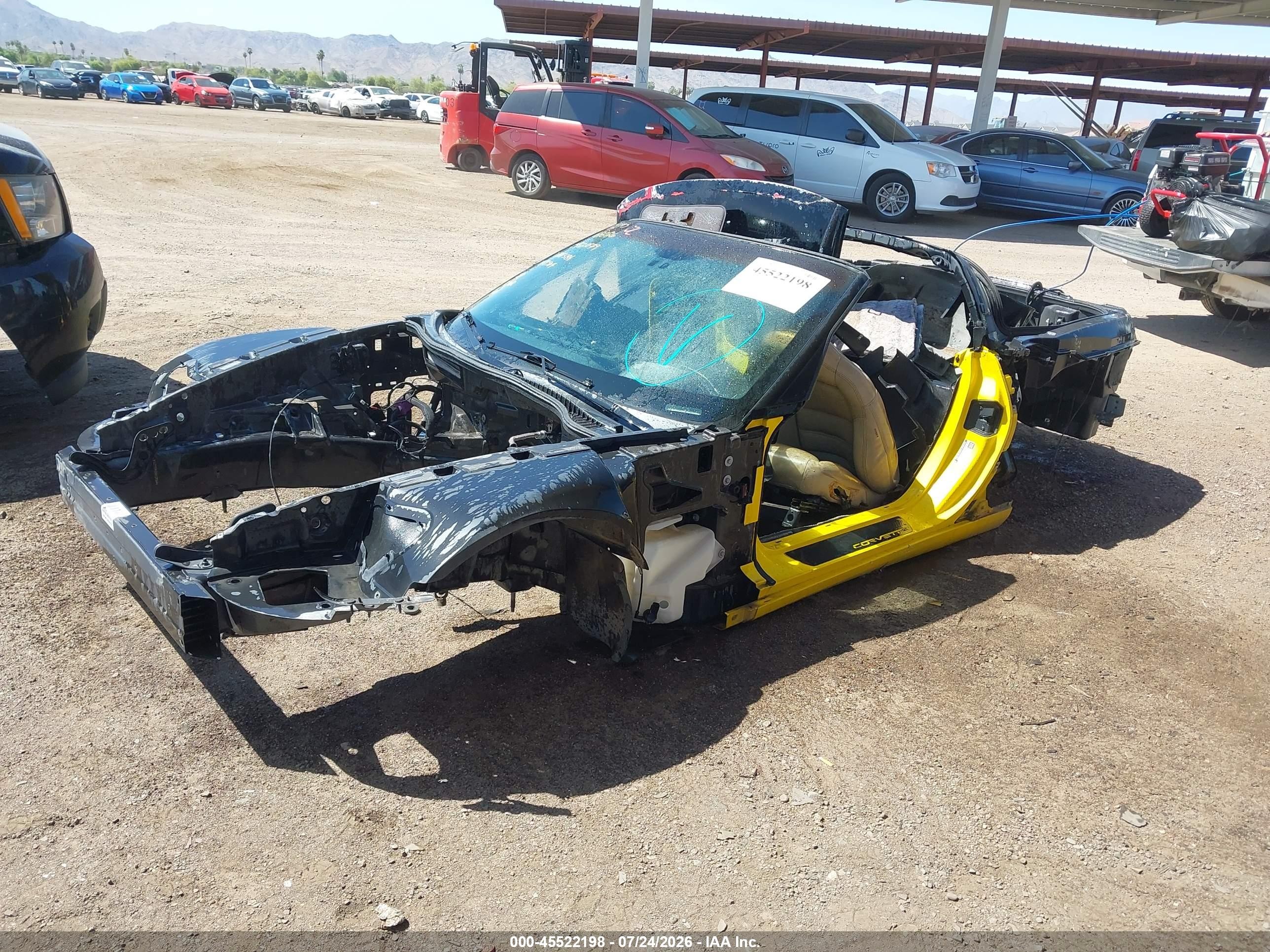 2005 Chevrolet Corvette   Желтый vin: 1G1YY24U255129364
