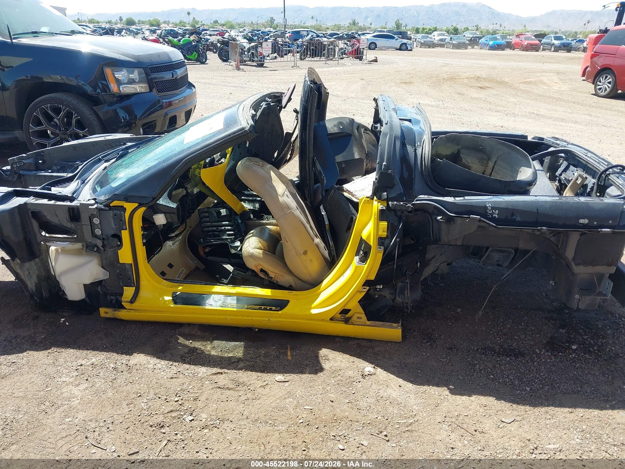 2005 Chevrolet Corvette   Желтый vin: 1G1YY24U255129364