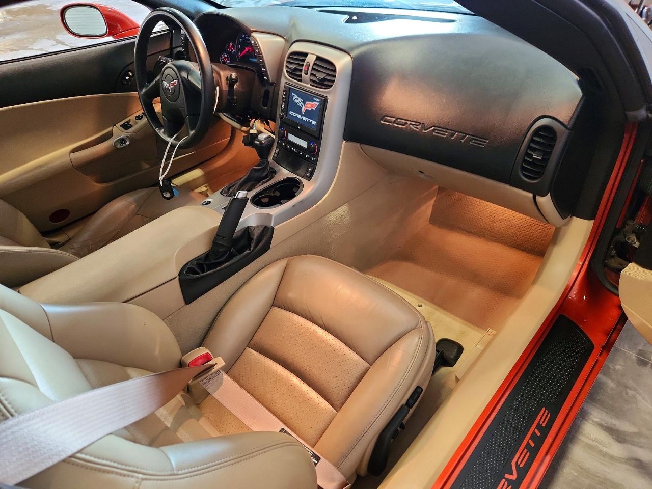 2005 Chevrolet Corvette Оранжевый vin: 1G1YY24U355101718