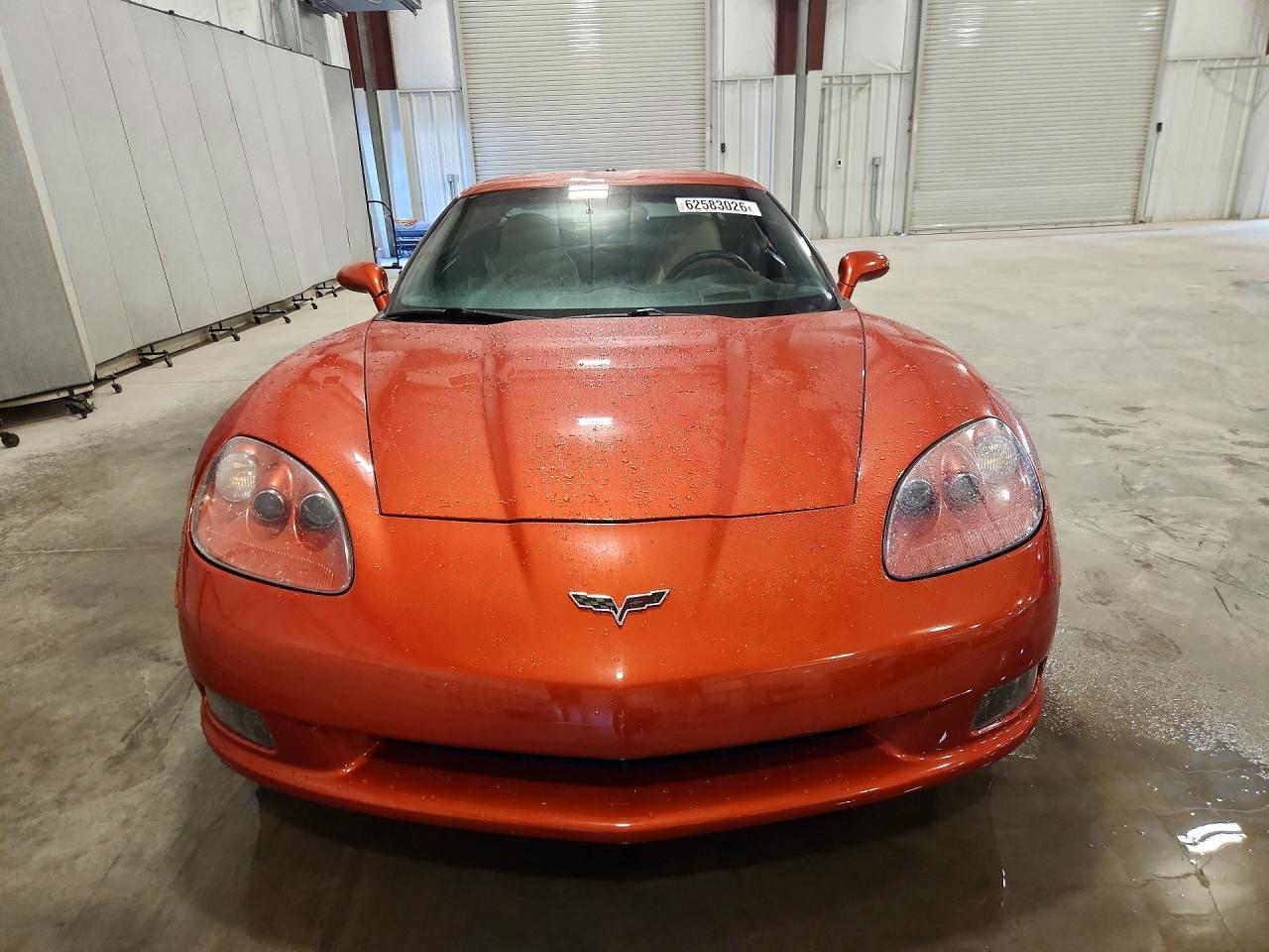 2005 Chevrolet Corvette Оранжевый vin: 1G1YY24U355101718
