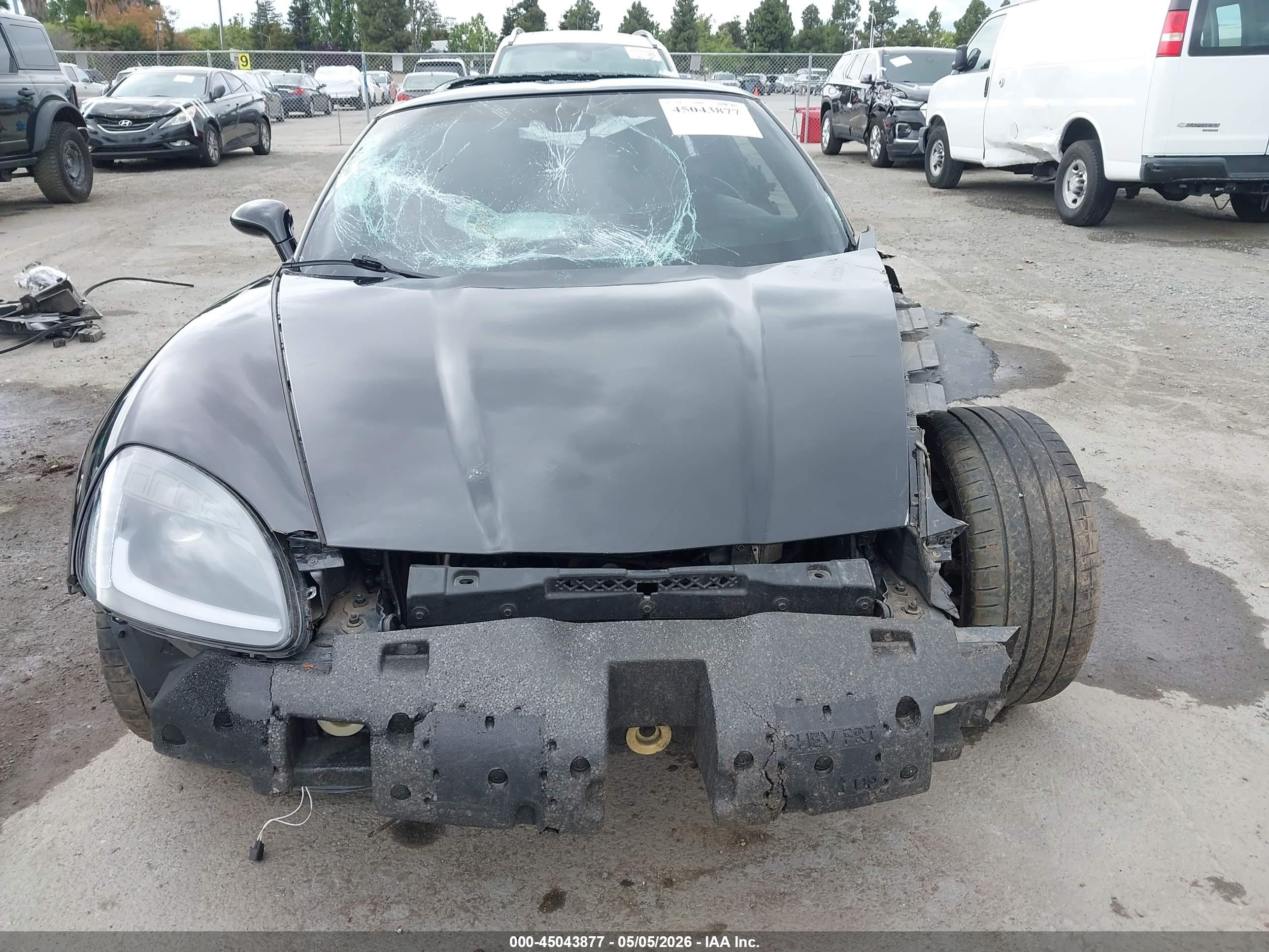 2005 Chevrolet Corvette   Черный vin: 1G1YY24U455101405