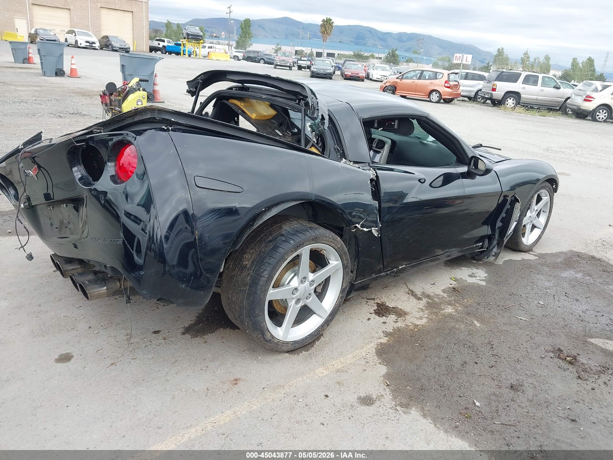 2005 Chevrolet Corvette   Черный vin: 1G1YY24U455101405