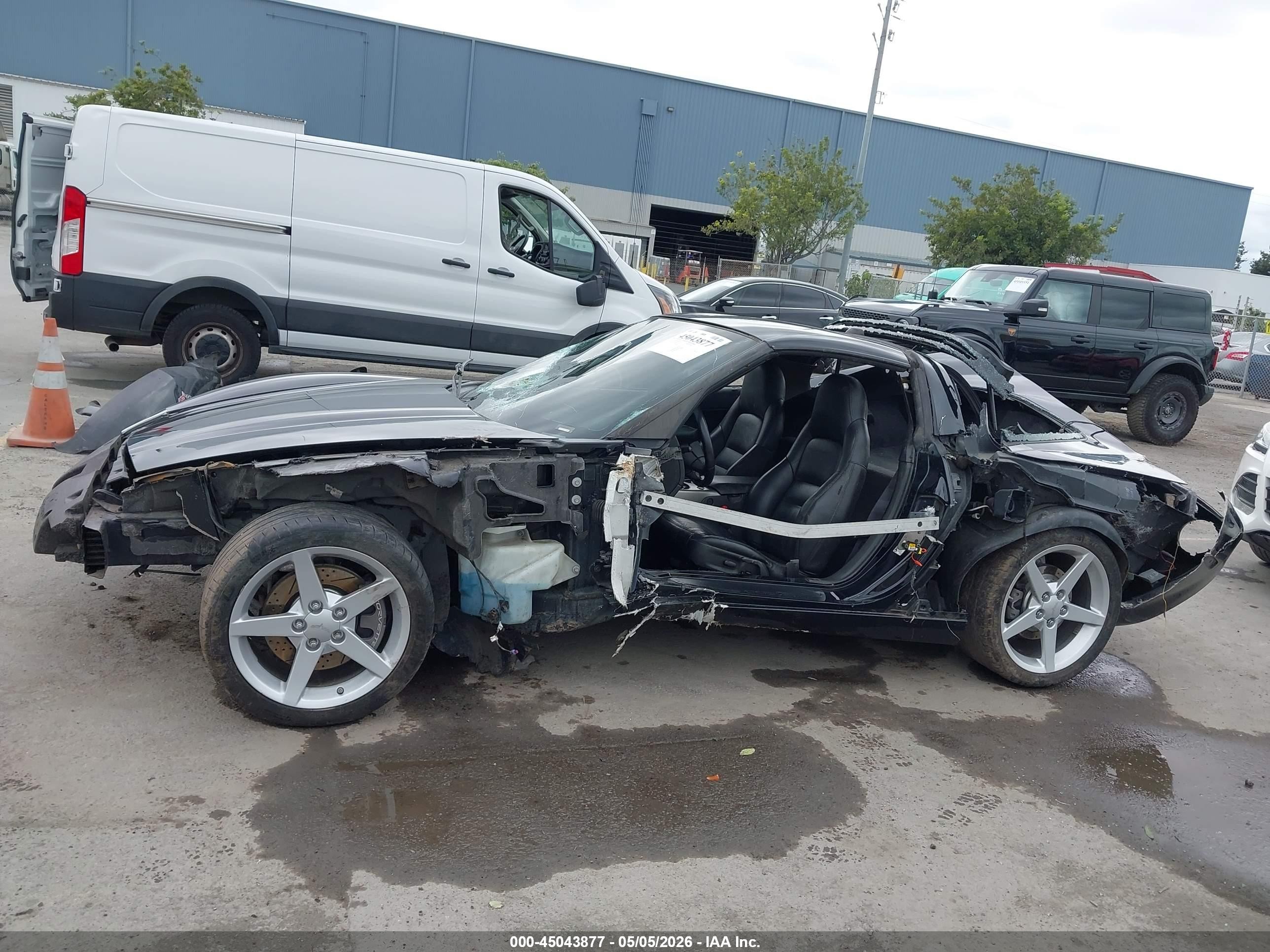 2005 Chevrolet Corvette   Черный vin: 1G1YY24U455101405