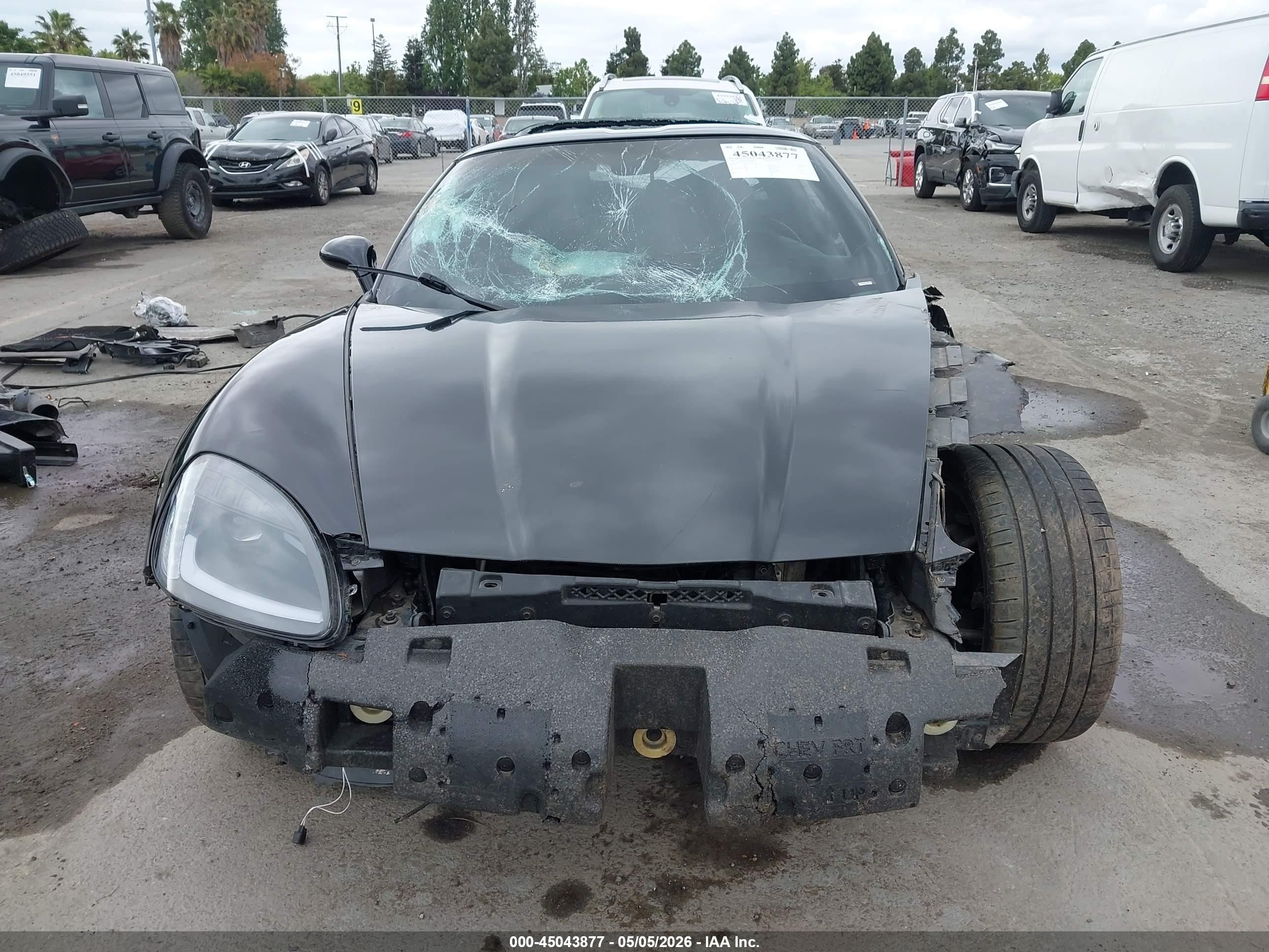2005 Chevrolet Corvette   Черный vin: 1G1YY24U455101405