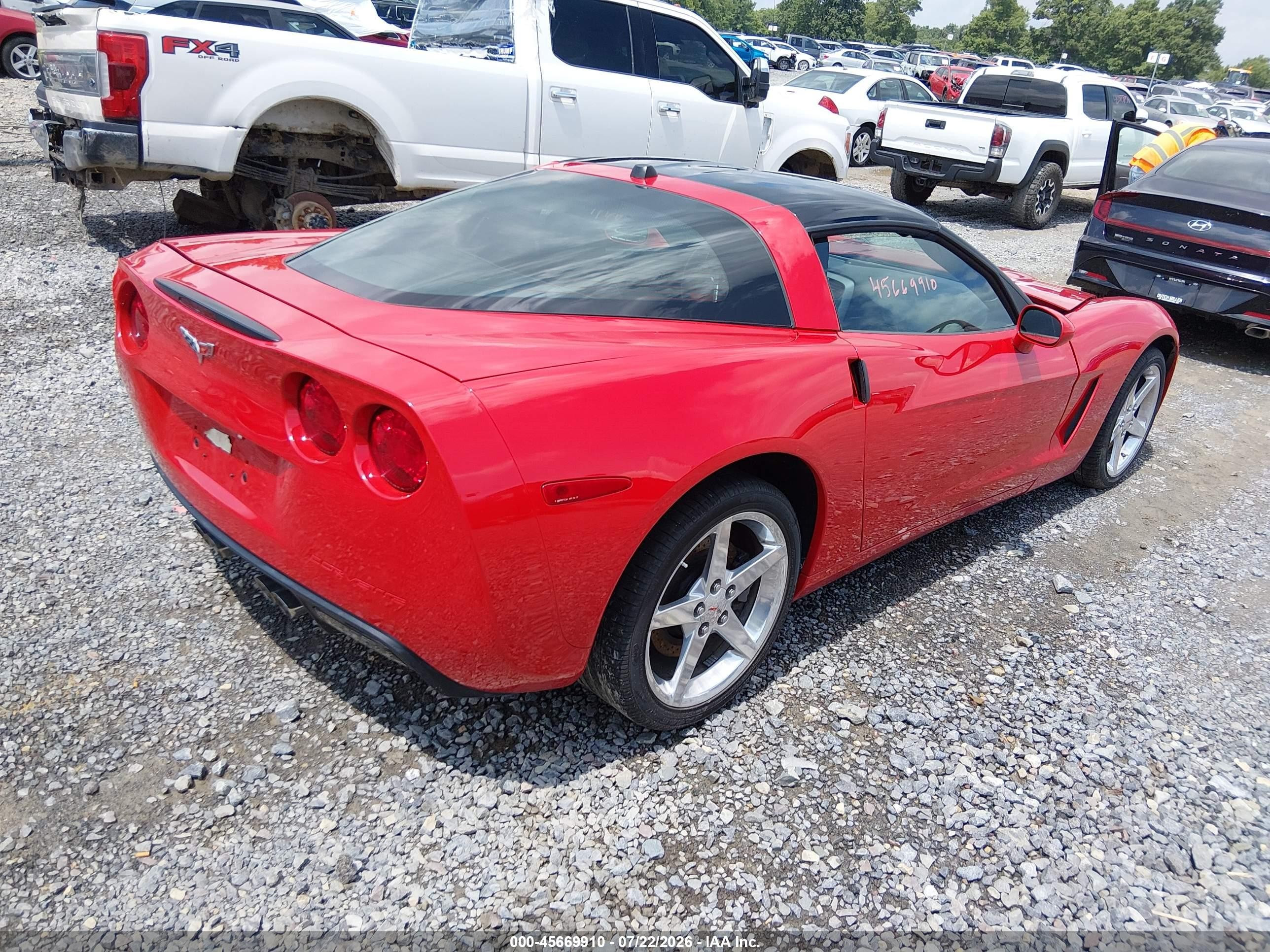 2005 Chevrolet Corvette   Красный vin: 1G1YY24U455129592