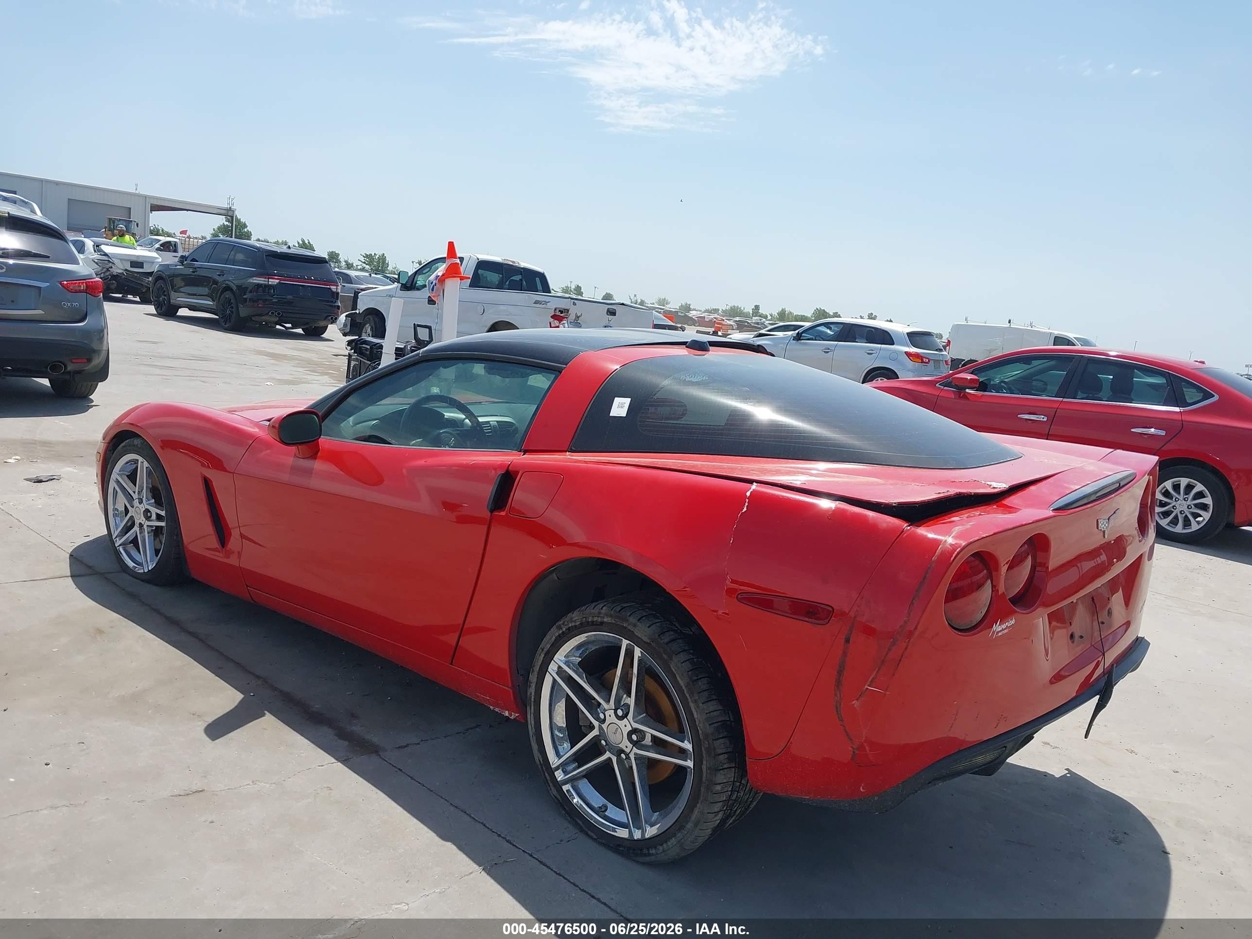 2005 Chevrolet Corvette   Красный vin: 1G1YY24U555116026