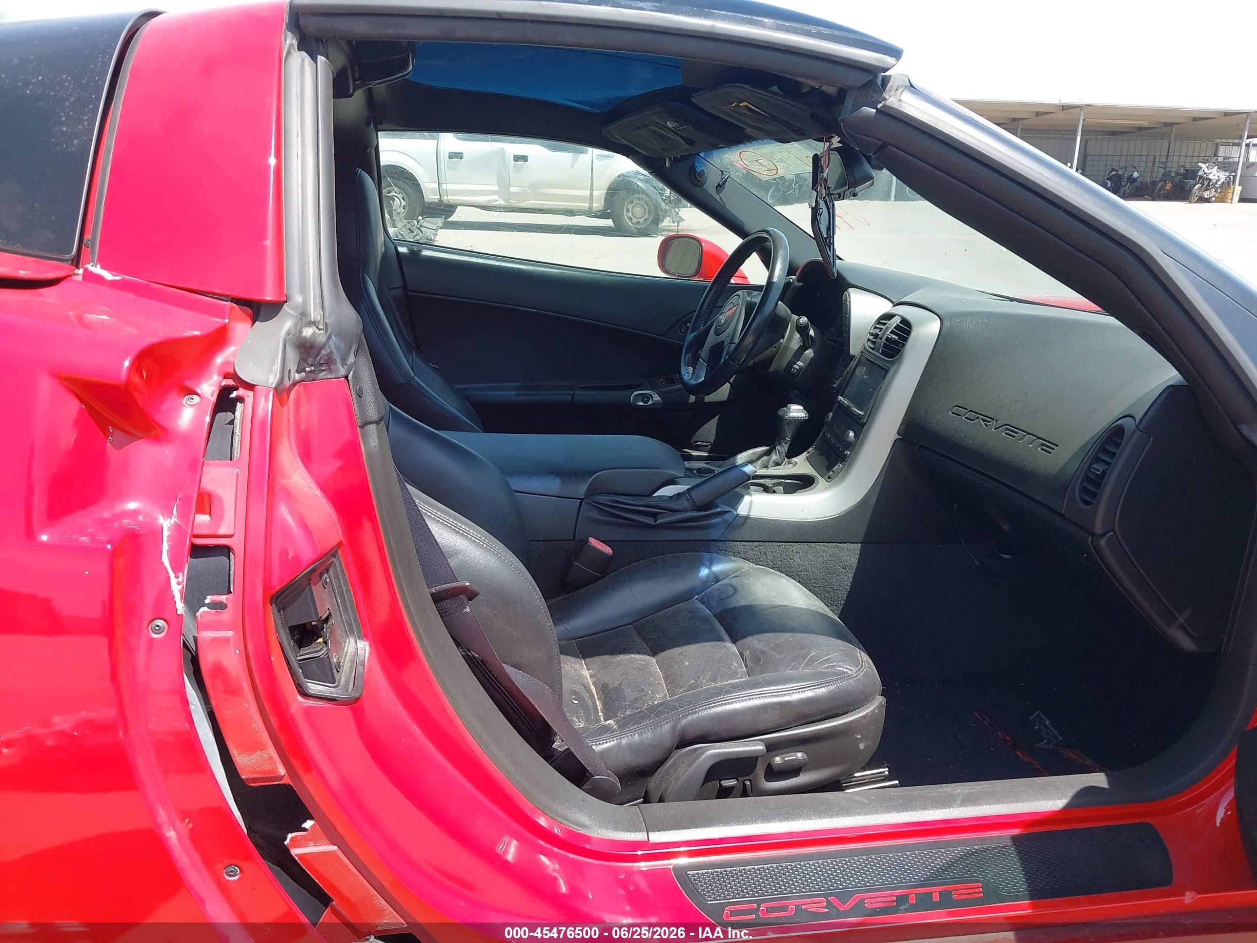 2005 Chevrolet Corvette   Красный vin: 1G1YY24U555116026