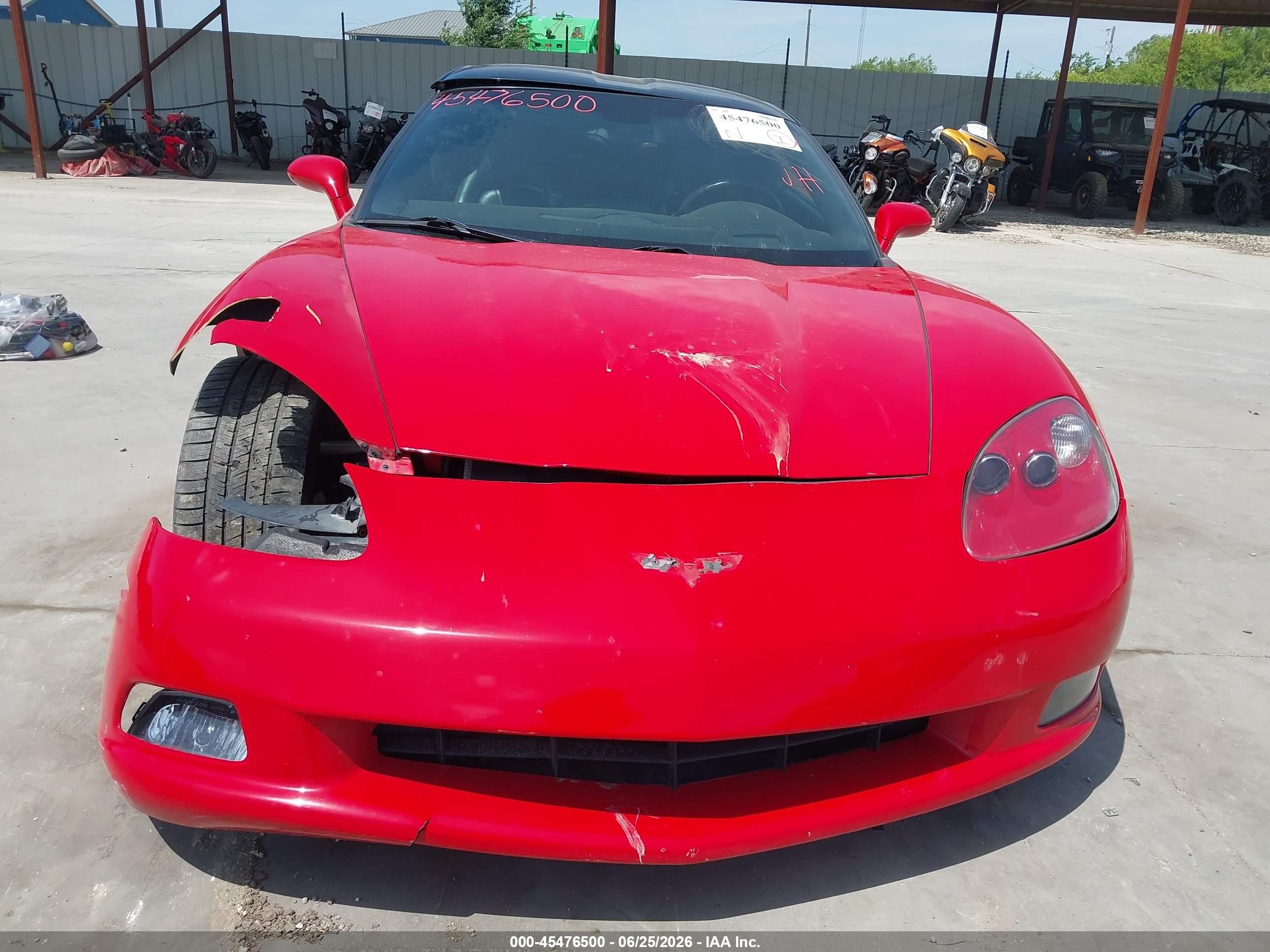 2005 Chevrolet Corvette   Красный vin: 1G1YY24U555116026