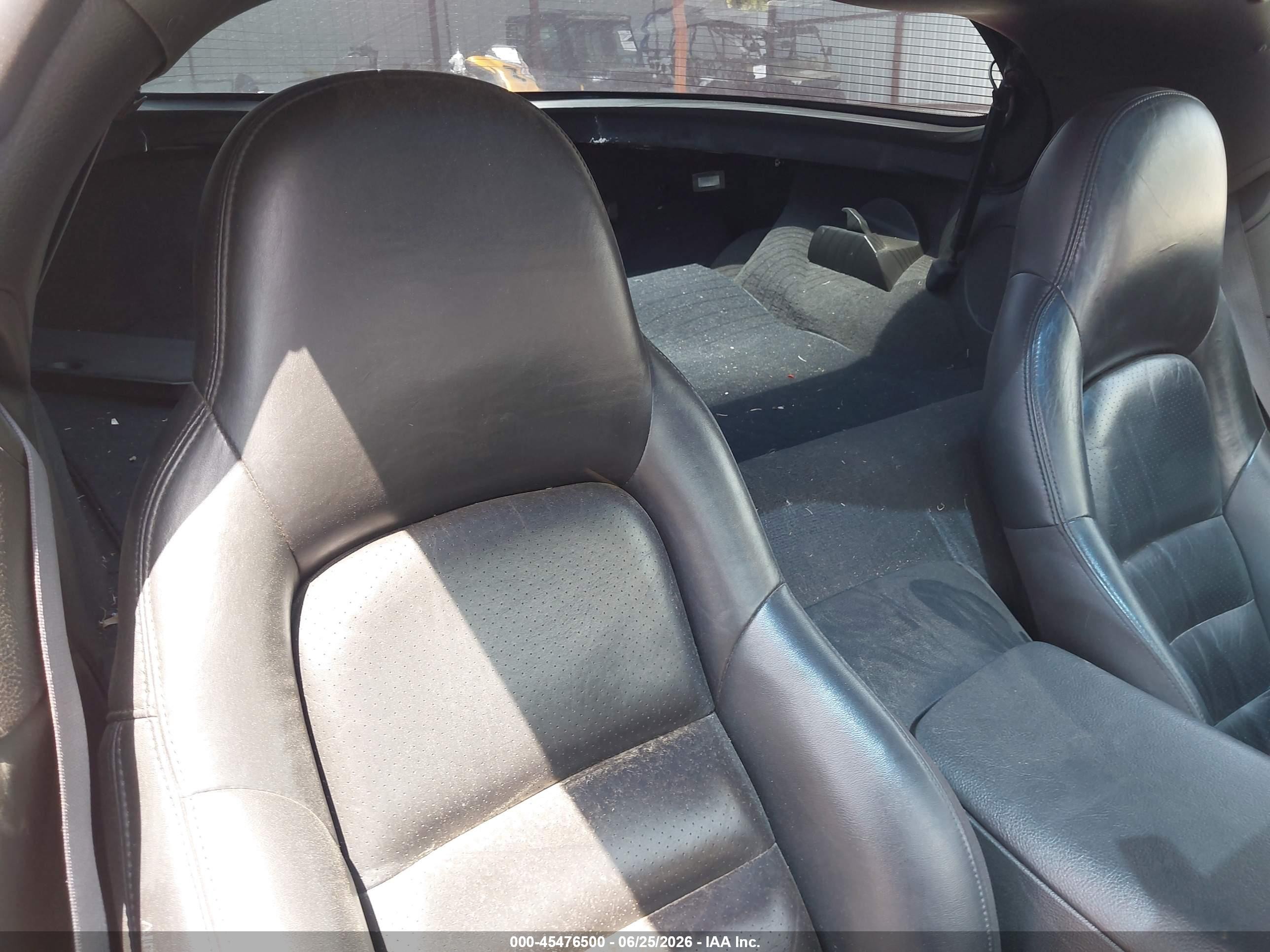 2005 Chevrolet Corvette   Красный vin: 1G1YY24U555116026