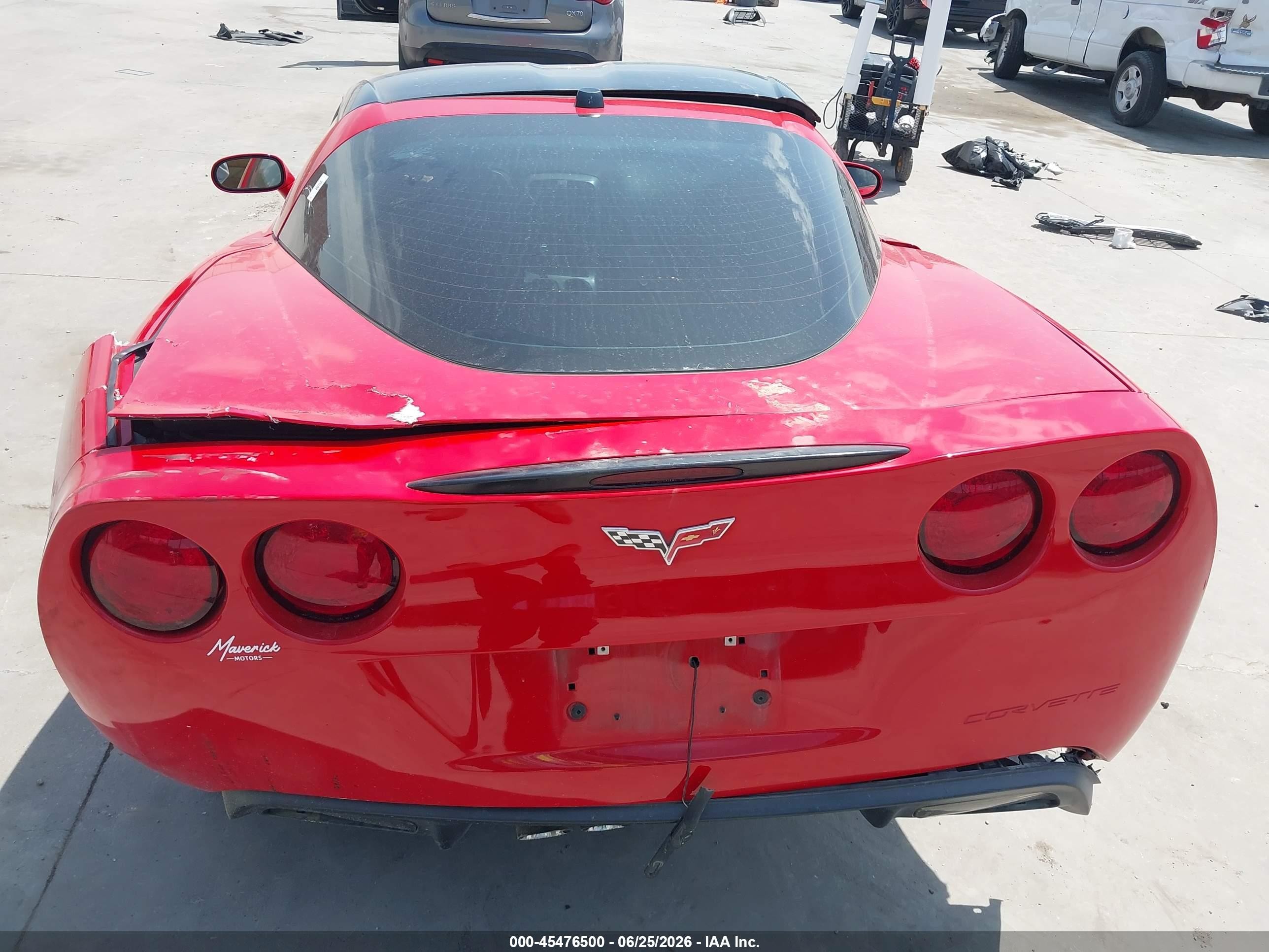 2005 Chevrolet Corvette   Красный vin: 1G1YY24U555116026