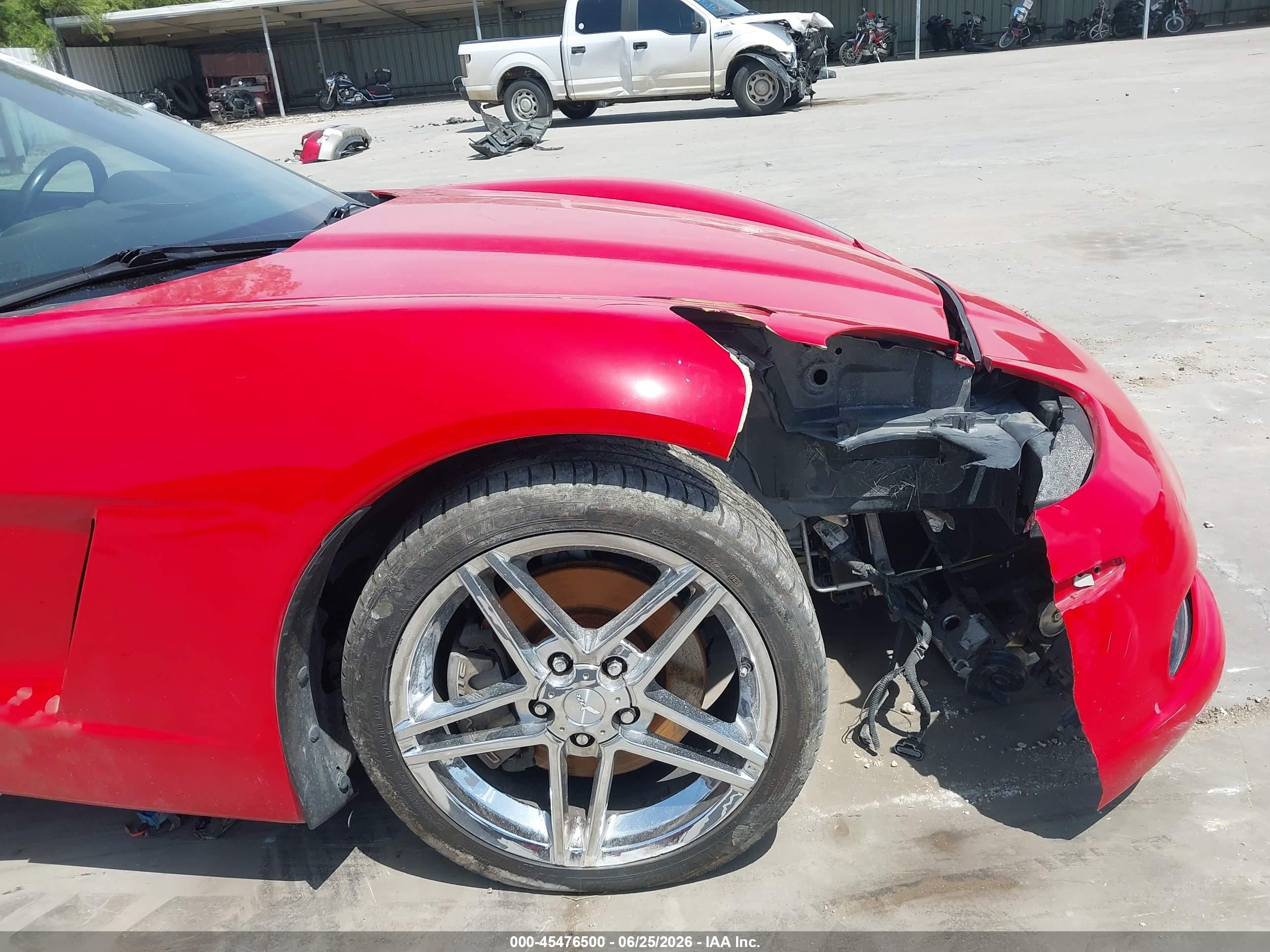2005 Chevrolet Corvette   Красный vin: 1G1YY24U555116026