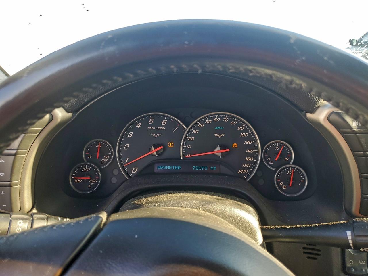 2005 Chevrolet Corvette Белый vin: 1G1YY24U555118553