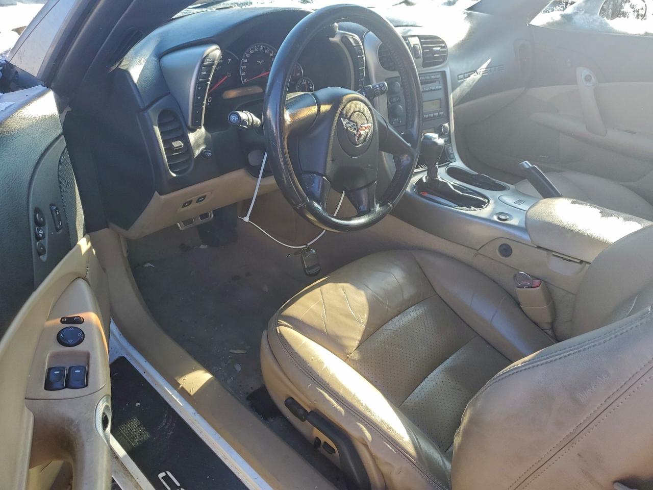 2005 Chevrolet Corvette Белый vin: 1G1YY24U555118553