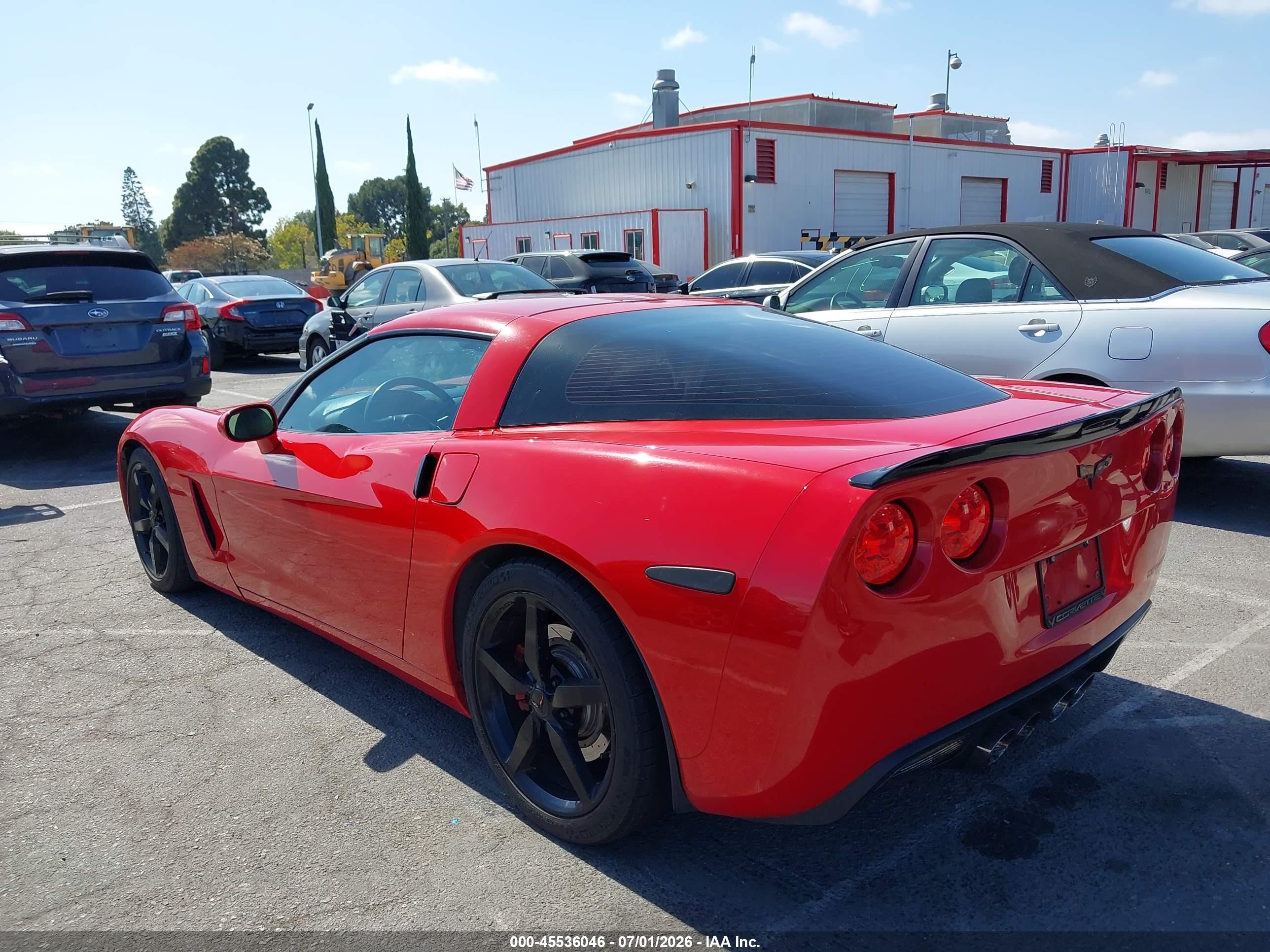 2005 Chevrolet Corvette   Red vin: 1G1YY24U655115810