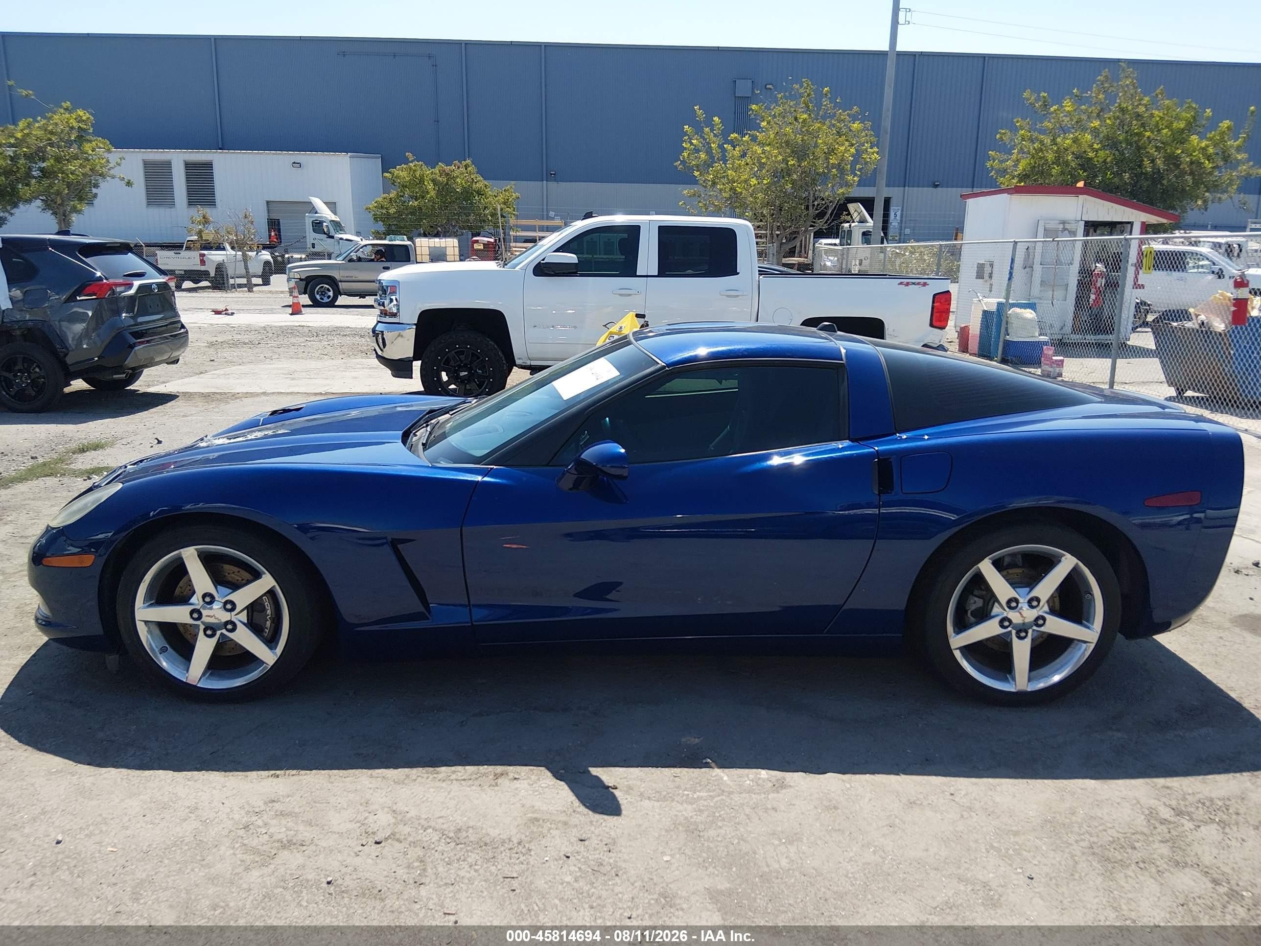 2005 Chevrolet Corvette   Blue vin: 1G1YY24U655123986