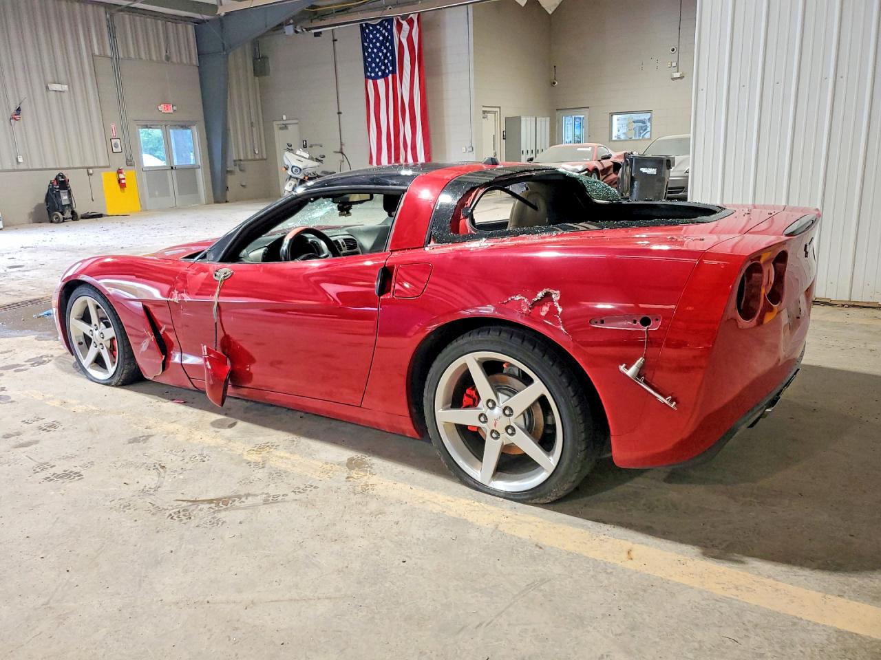 2005 Chevrolet Corvette Красный vin: 1G1YY24U755102015