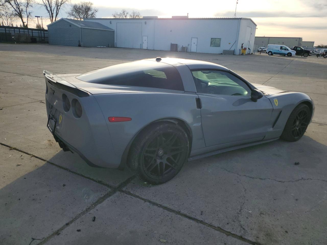 2005 Chev Corvette Серый vin: 1G1YY24U755136682