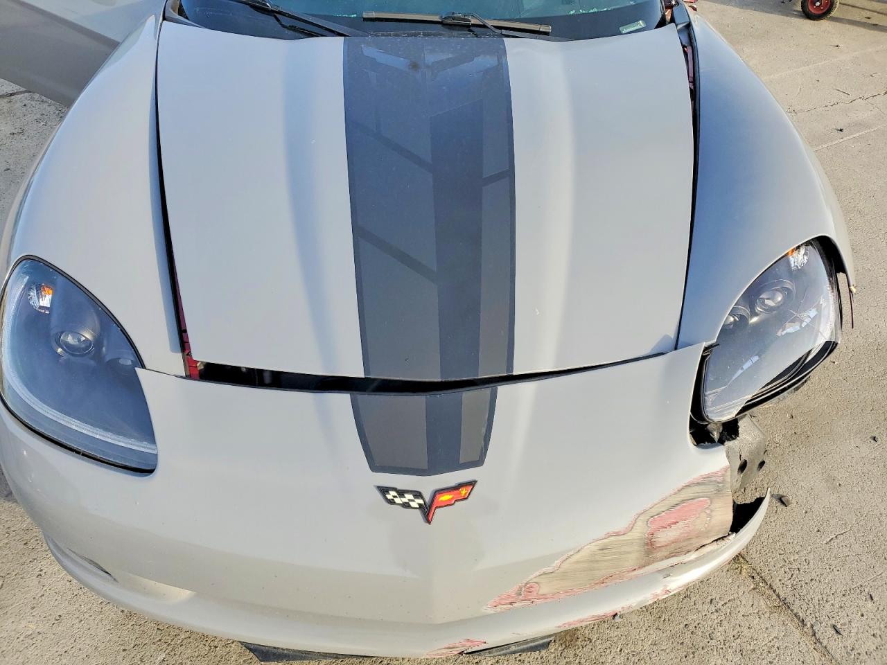 2005 Chev Corvette Серый vin: 1G1YY24U755136682