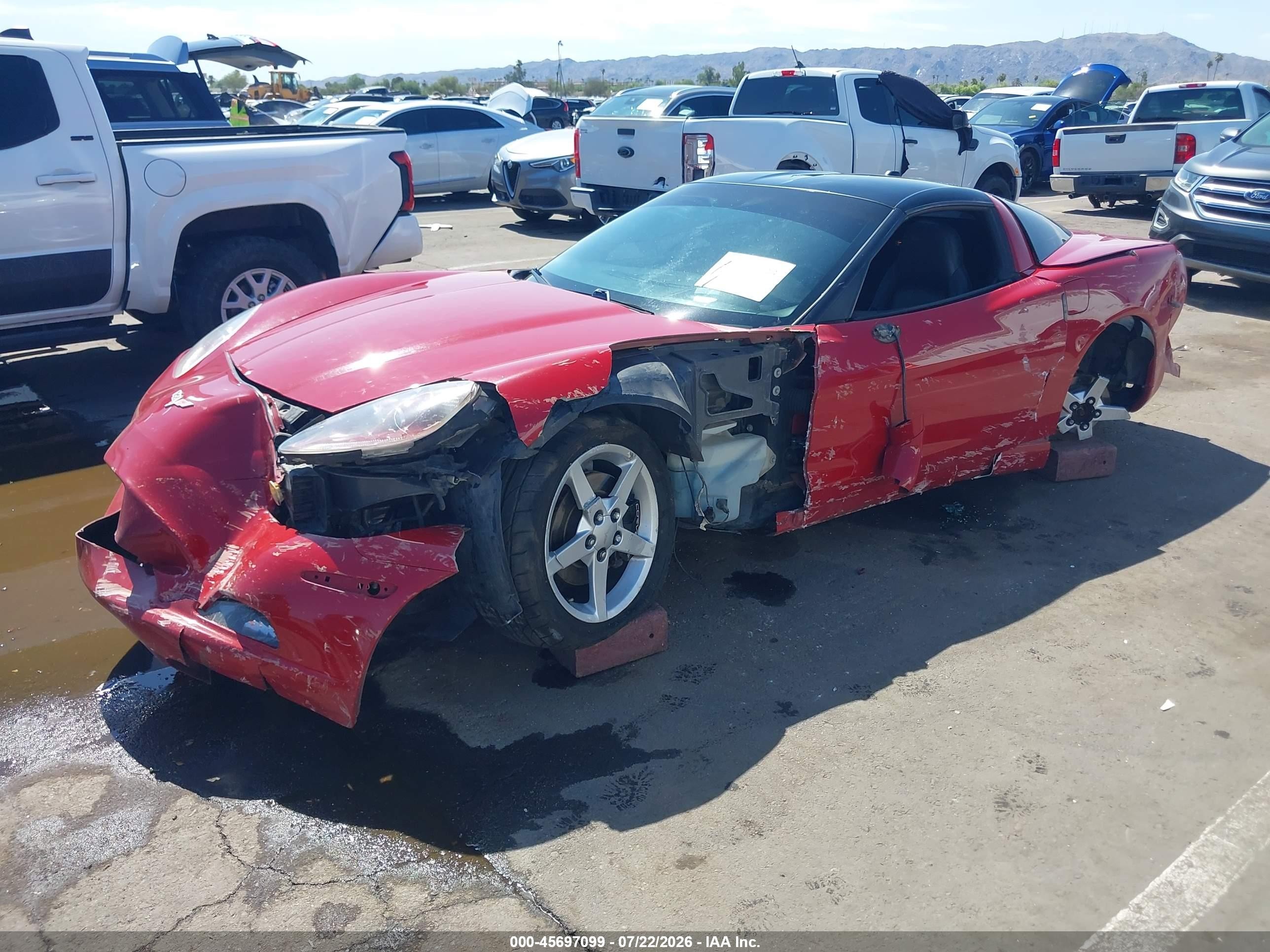 2005 Chevrolet Corvette   Красный vin: 1G1YY24U855102699