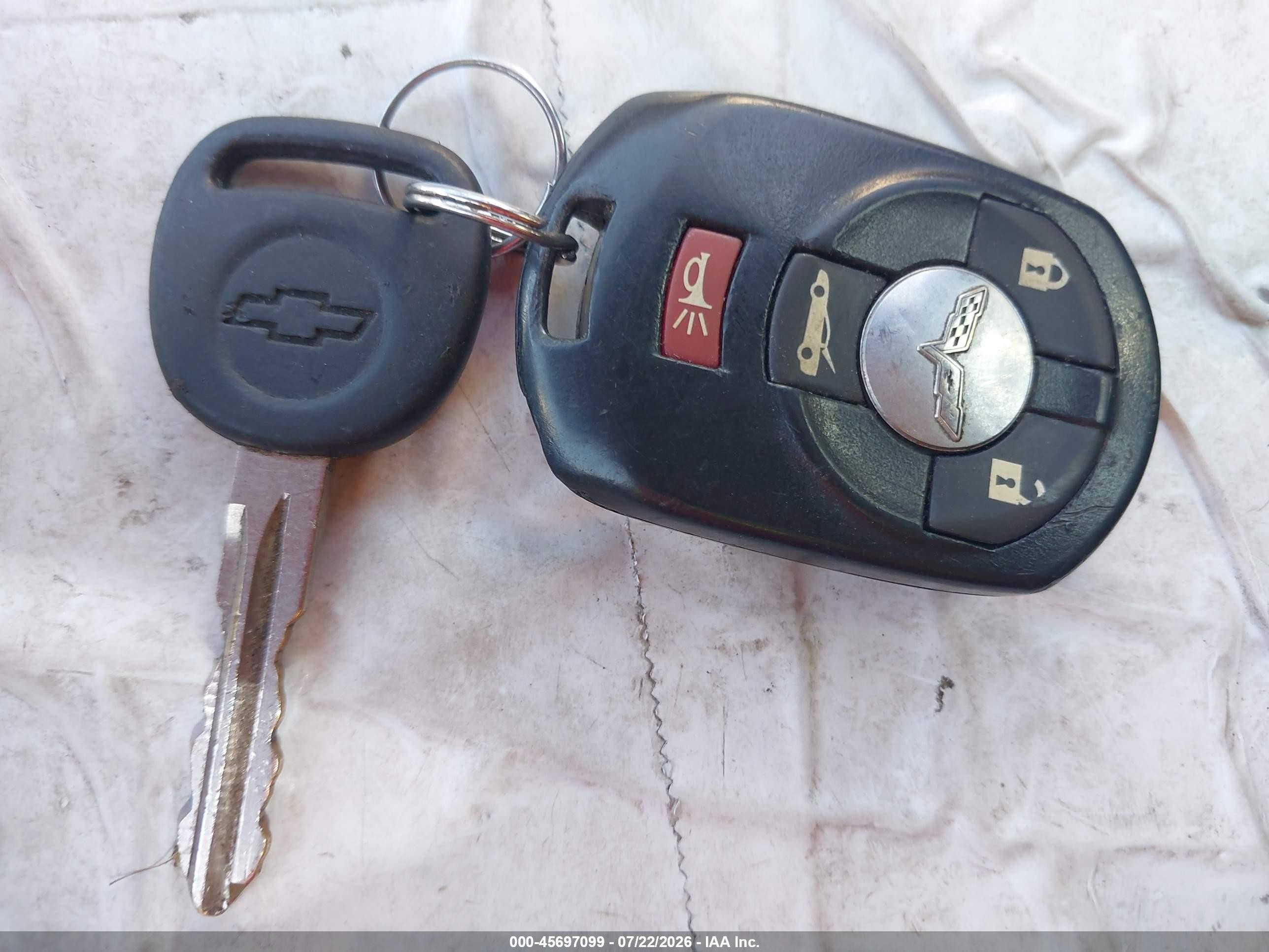 2005 Chevrolet Corvette   Красный vin: 1G1YY24U855102699