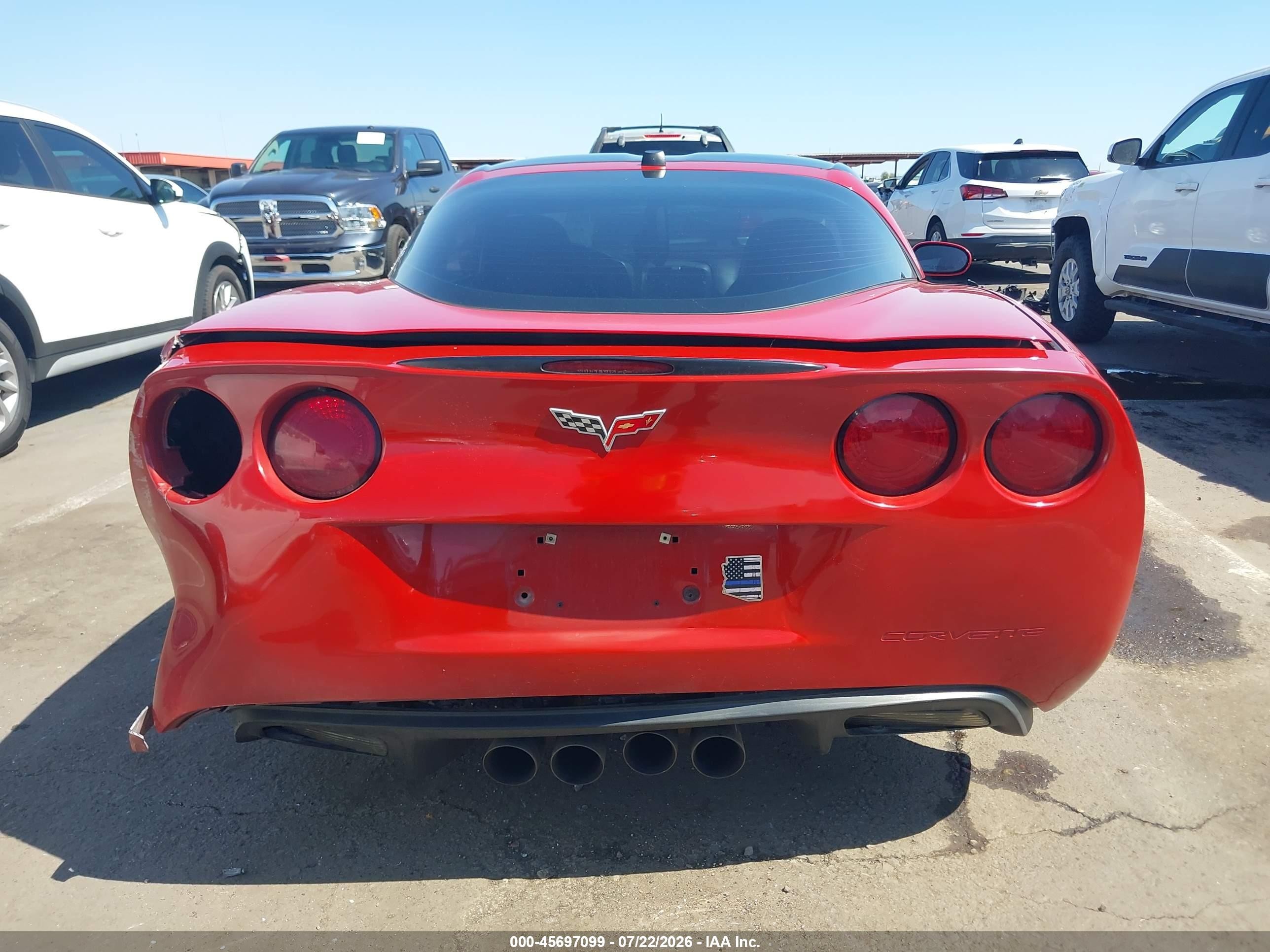 2005 Chevrolet Corvette   Красный vin: 1G1YY24U855102699
