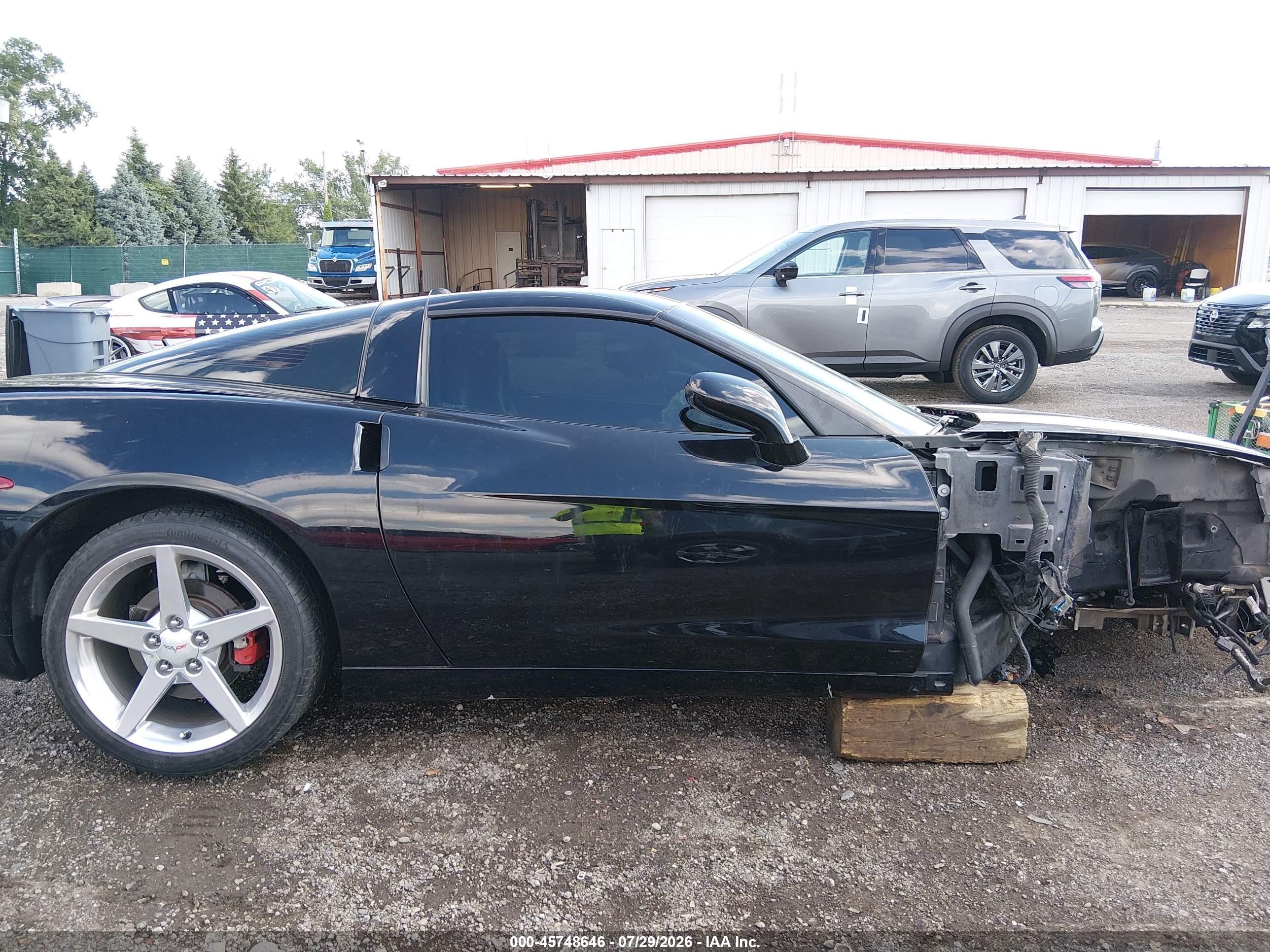 2005 Chevrolet Corvette   Черный vin: 1G1YY24U955104753