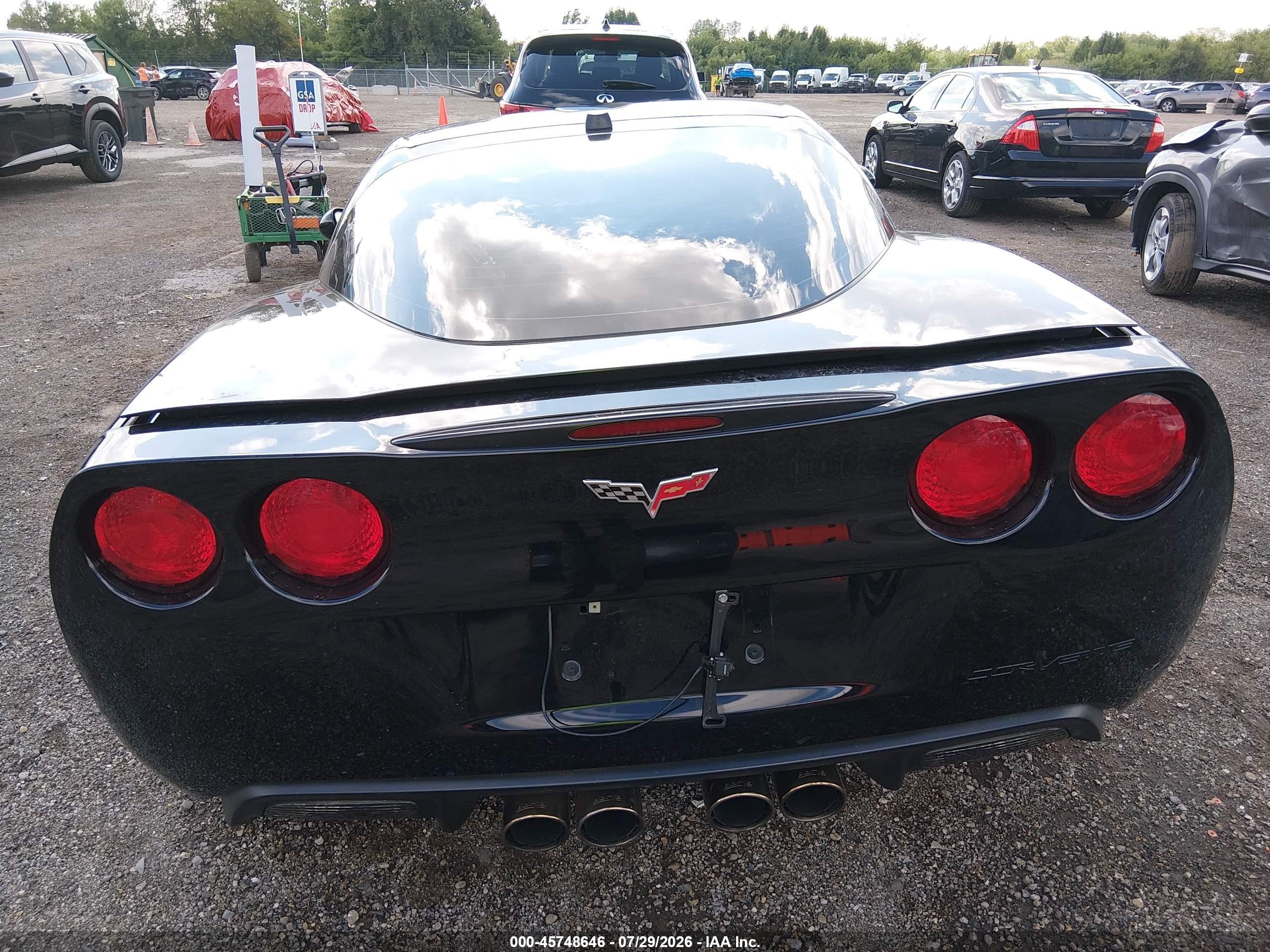 2005 Chevrolet Corvette   Черный vin: 1G1YY24U955104753