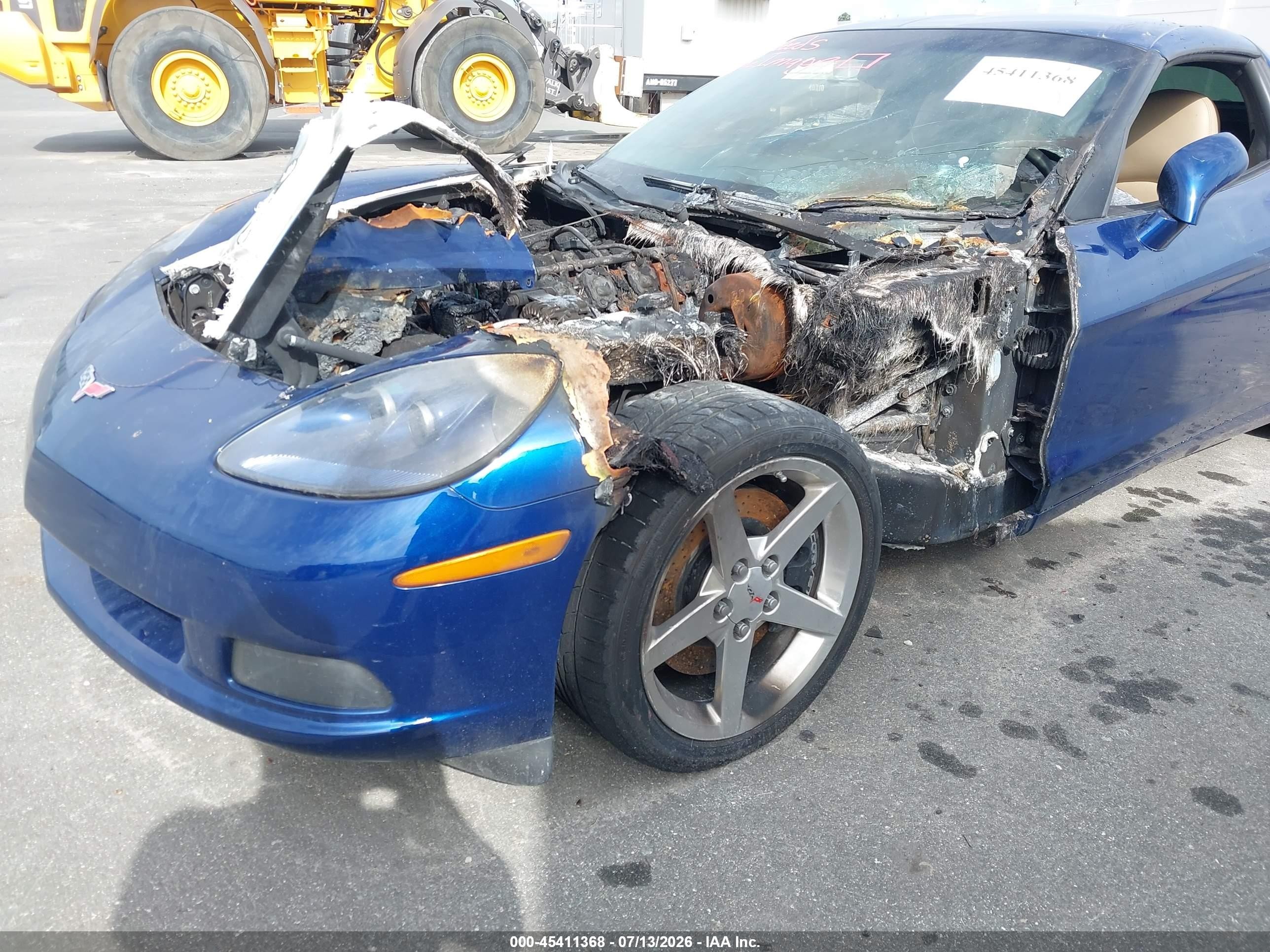 2005 Chevrolet Corvette   Blue vin: 1G1YY24U955108320