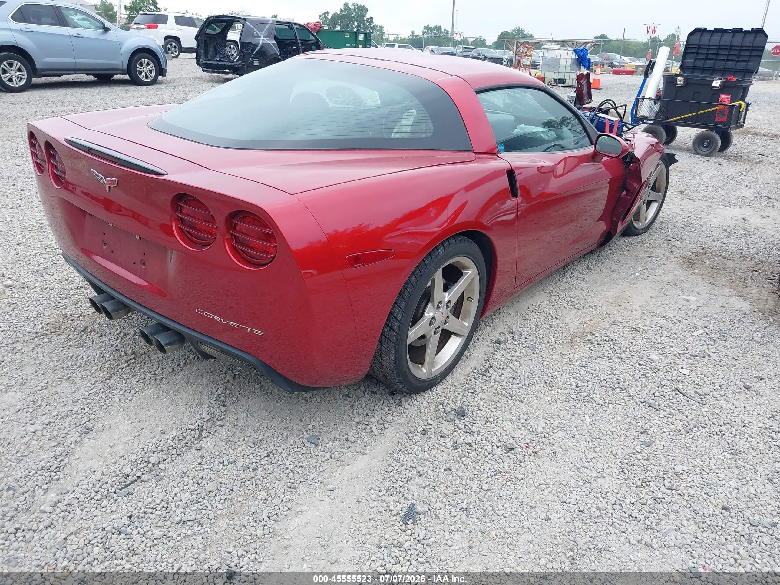 2005 Chevrolet Corvette   Красный vin: 1G1YY24U955109998