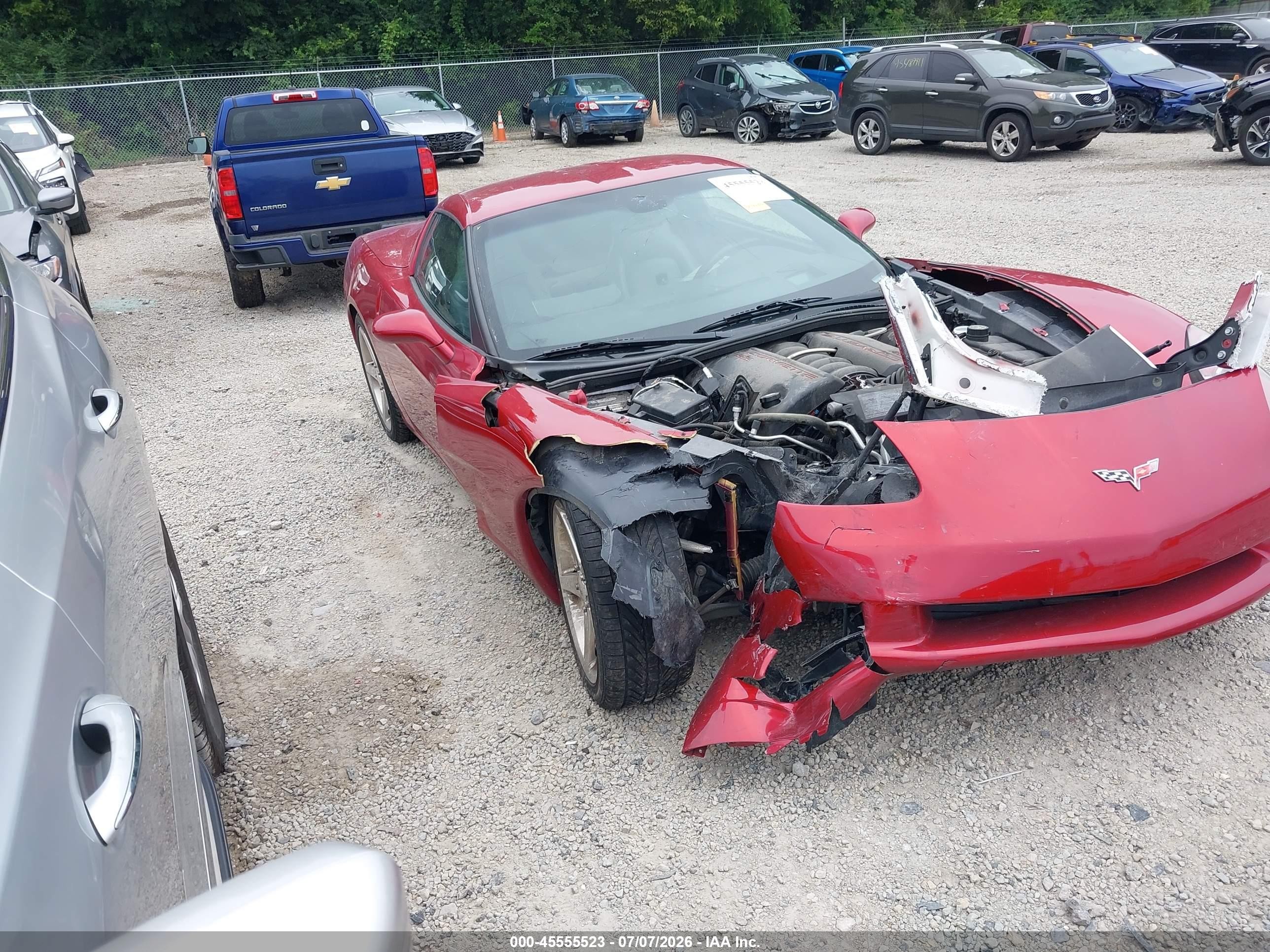2005 Chevrolet Corvette   Красный vin: 1G1YY24U955109998