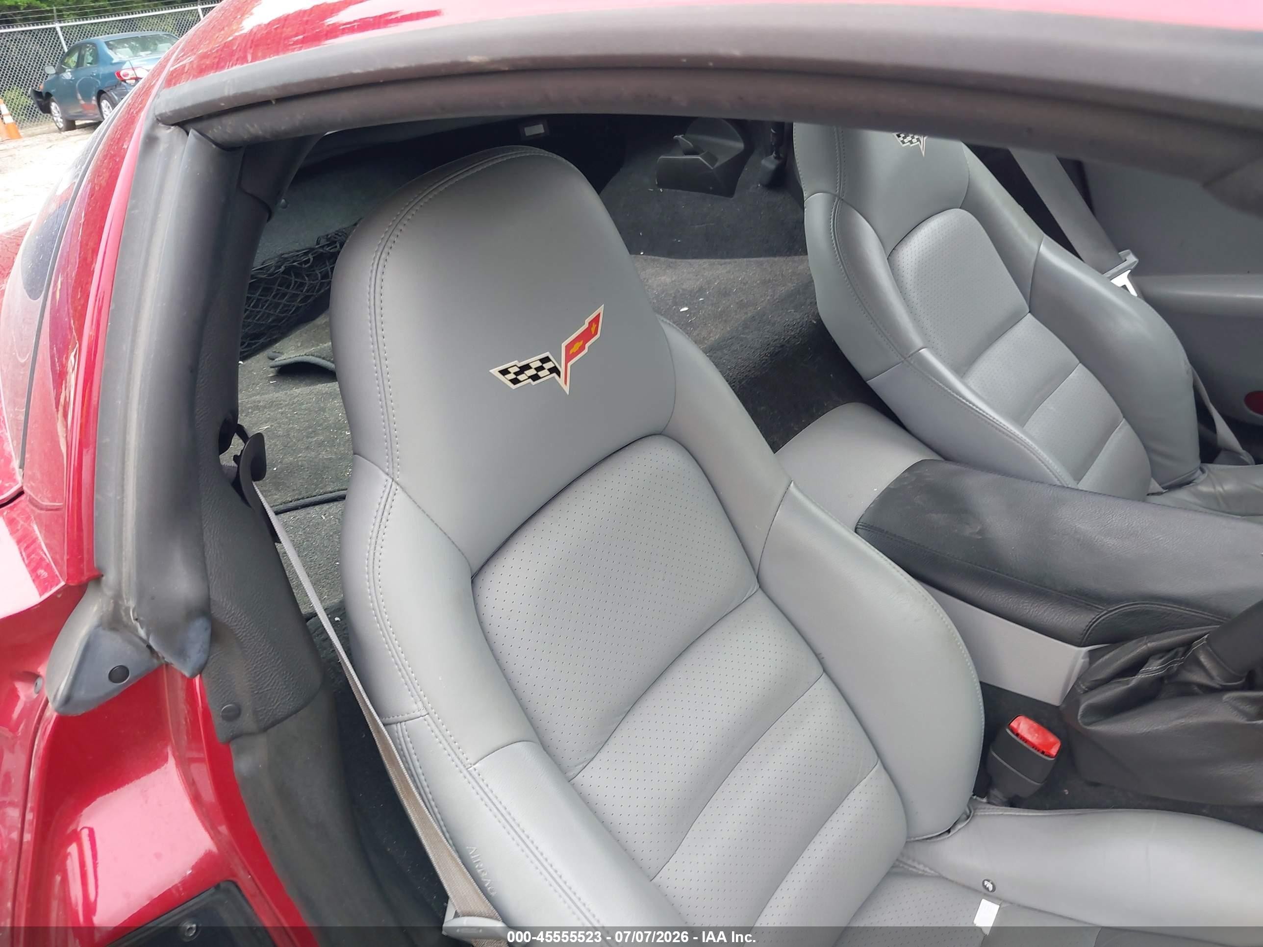 2005 Chevrolet Corvette   Красный vin: 1G1YY24U955109998
