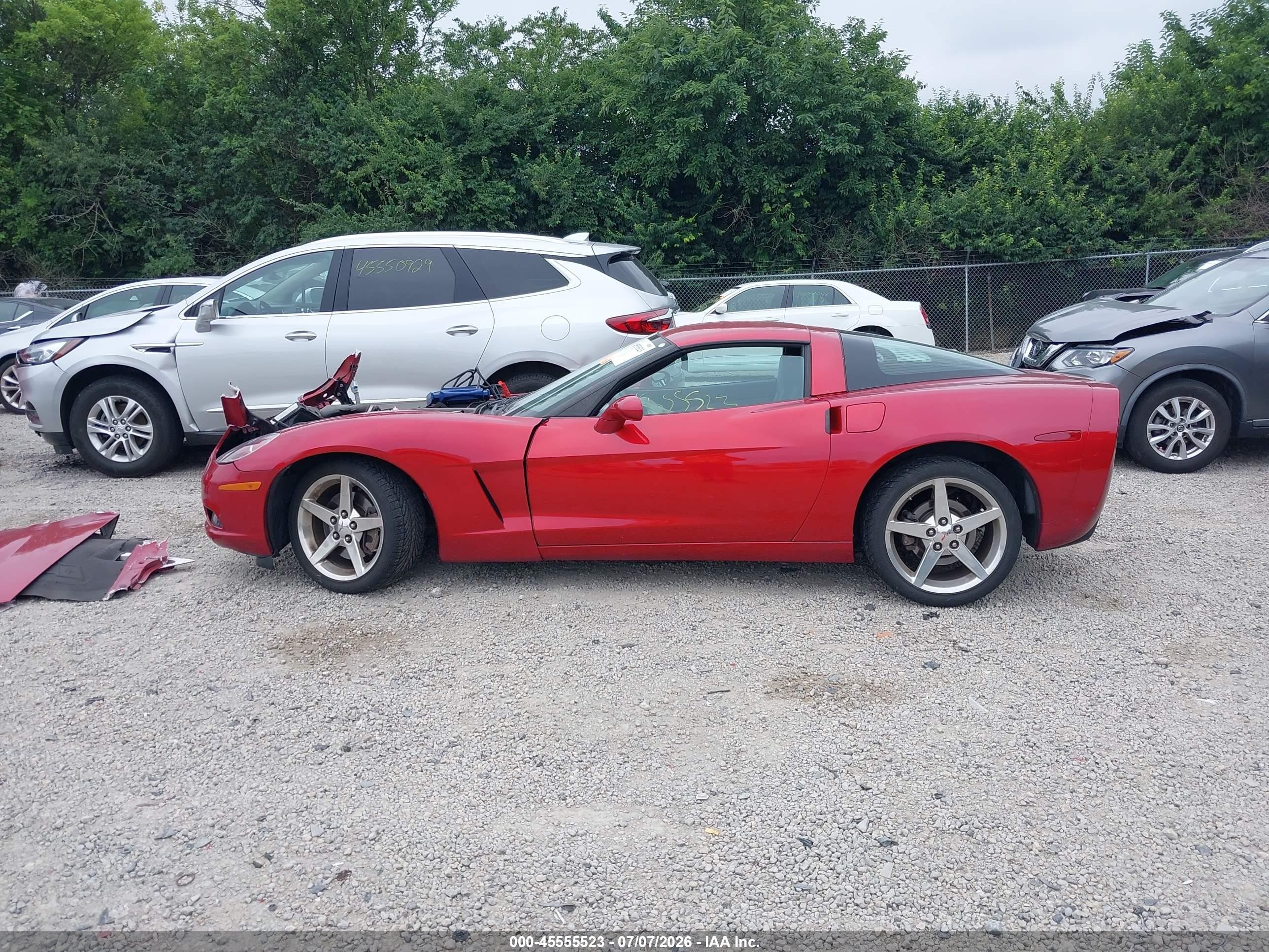 2005 Chevrolet Corvette   Красный vin: 1G1YY24U955109998