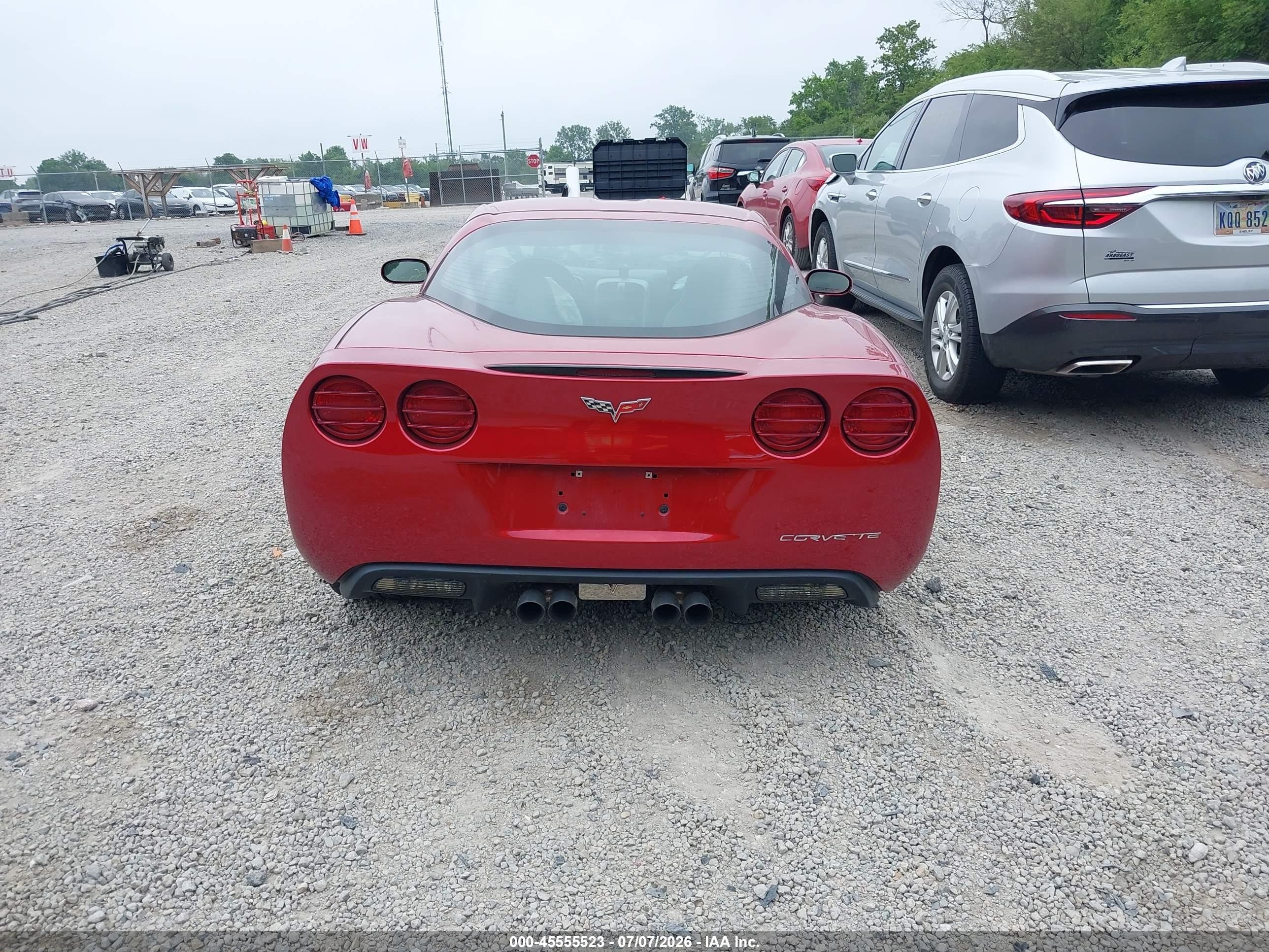 2005 Chevrolet Corvette   Красный vin: 1G1YY24U955109998