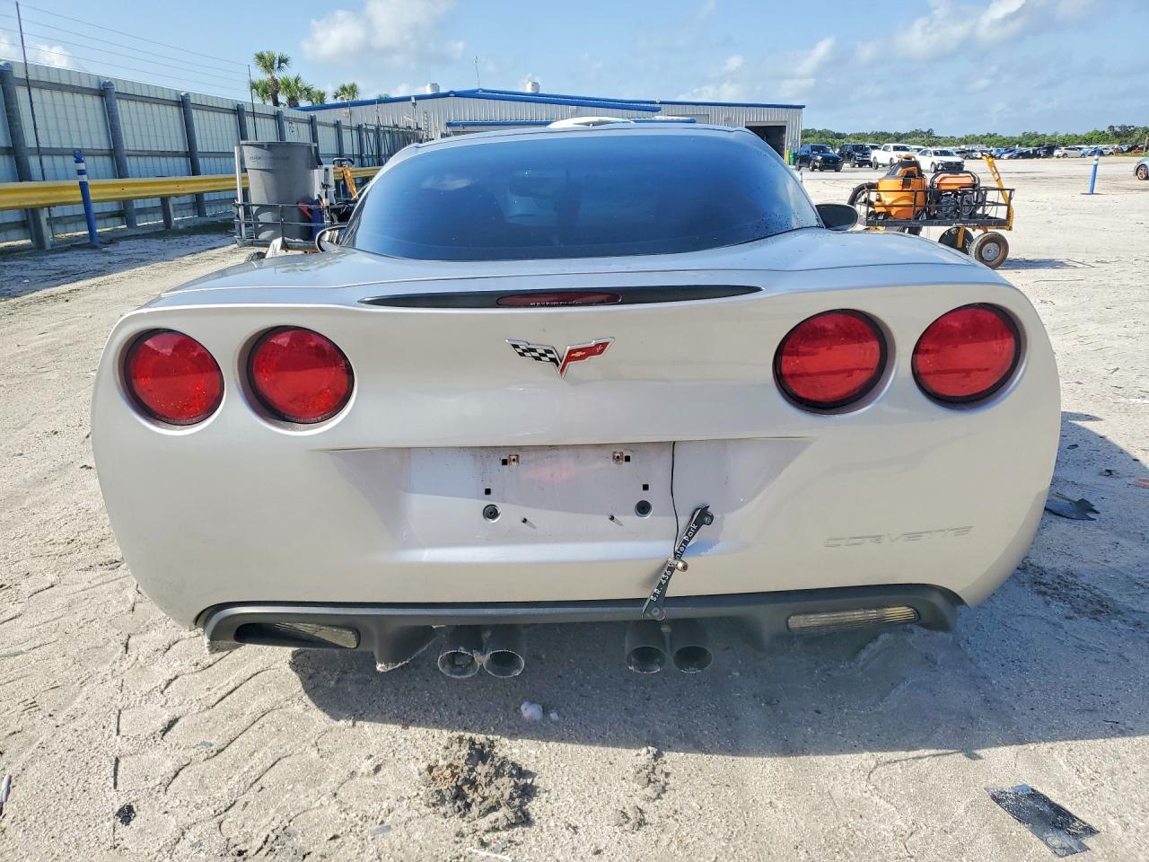 2007 Chevrolet Corvette Silver vin: 1G1YY25U475129772