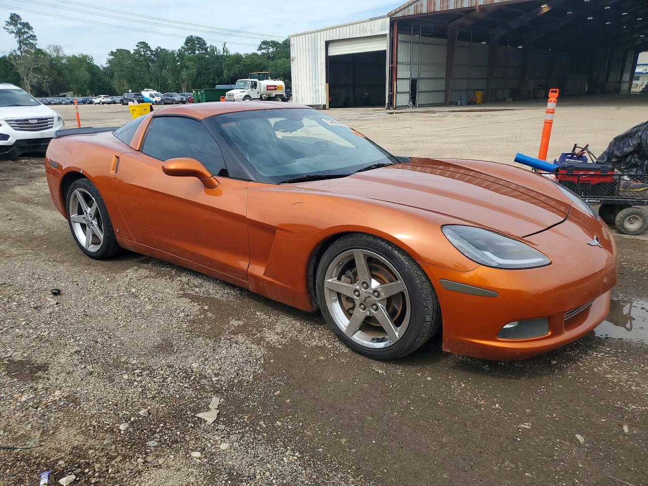 2007 Chevrolet Corvette Оранжевый vin: 1G1YY25U775138028