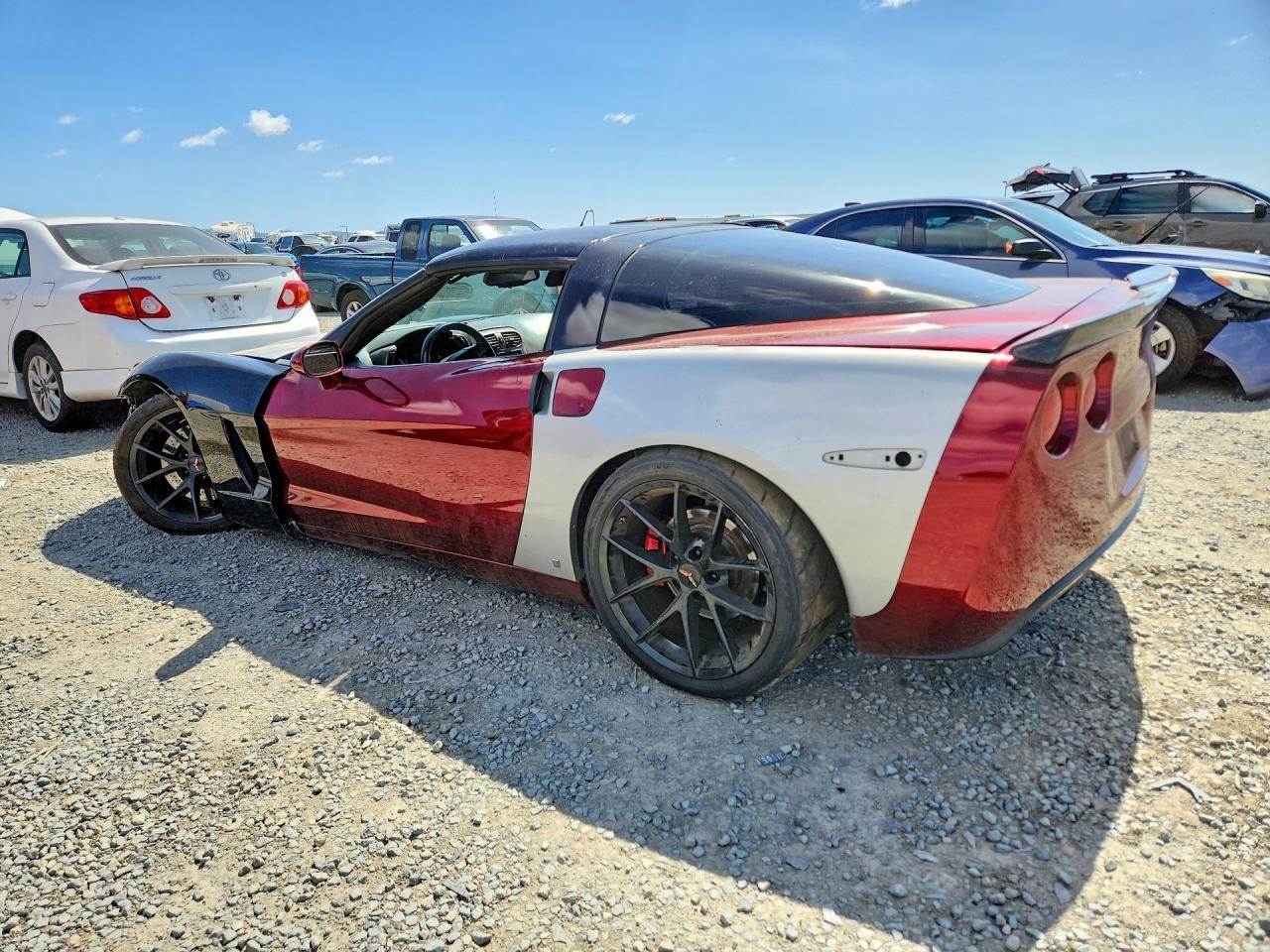 2006 Chevrolet Corvette Two Tone vin: 1G1YY25UX65123165