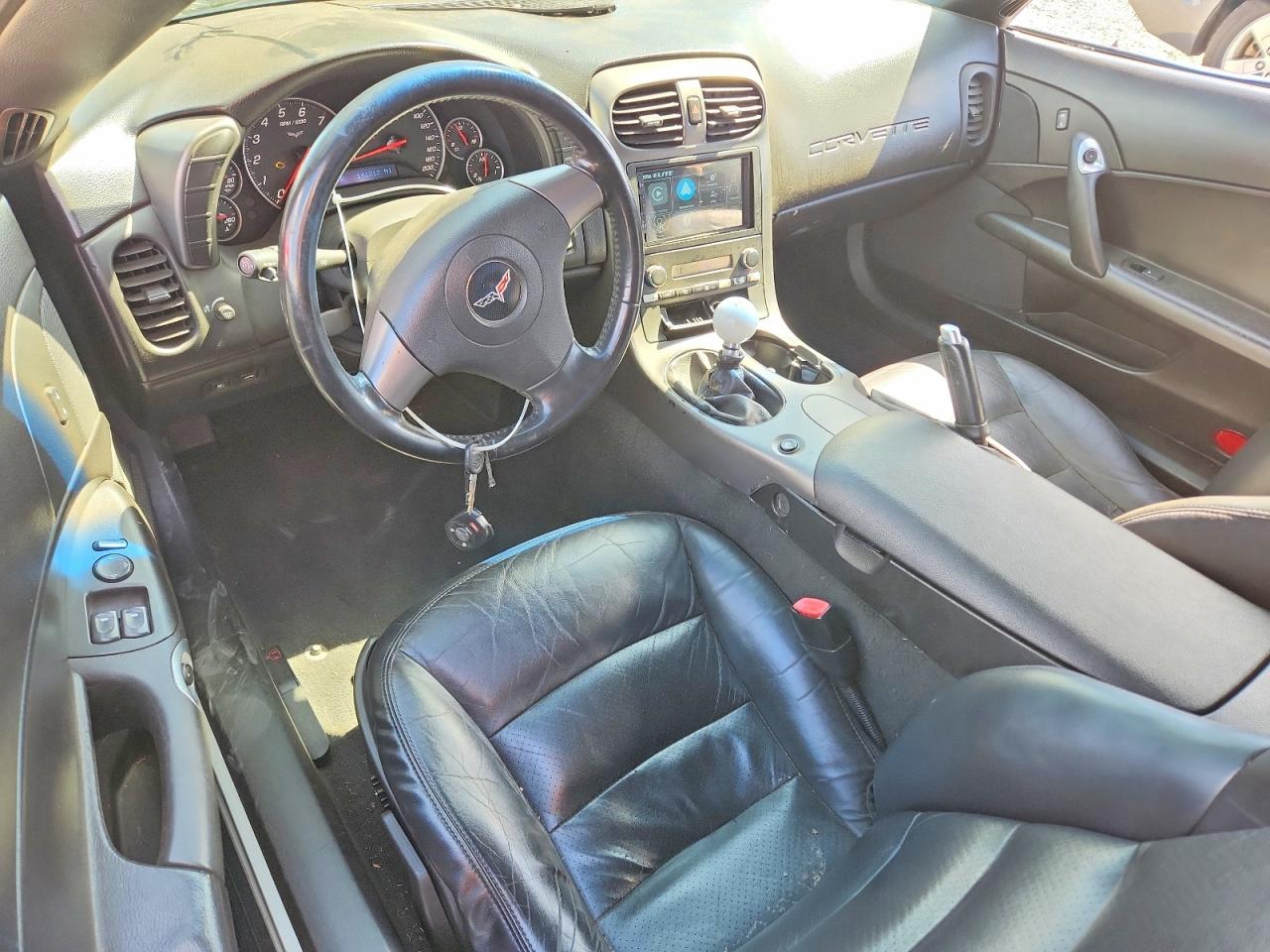 2006 Chevrolet Corvette Two Tone vin: 1G1YY25UX65123165