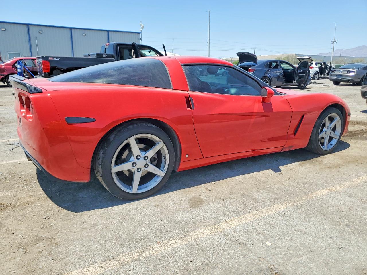 2007 Chevrolet Corvette Red vin: 1G1YY25UX75136290