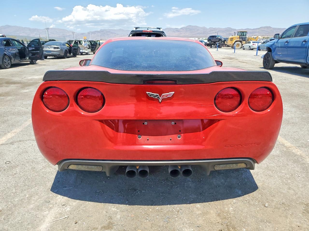 2007 Chevrolet Corvette Red vin: 1G1YY25UX75136290