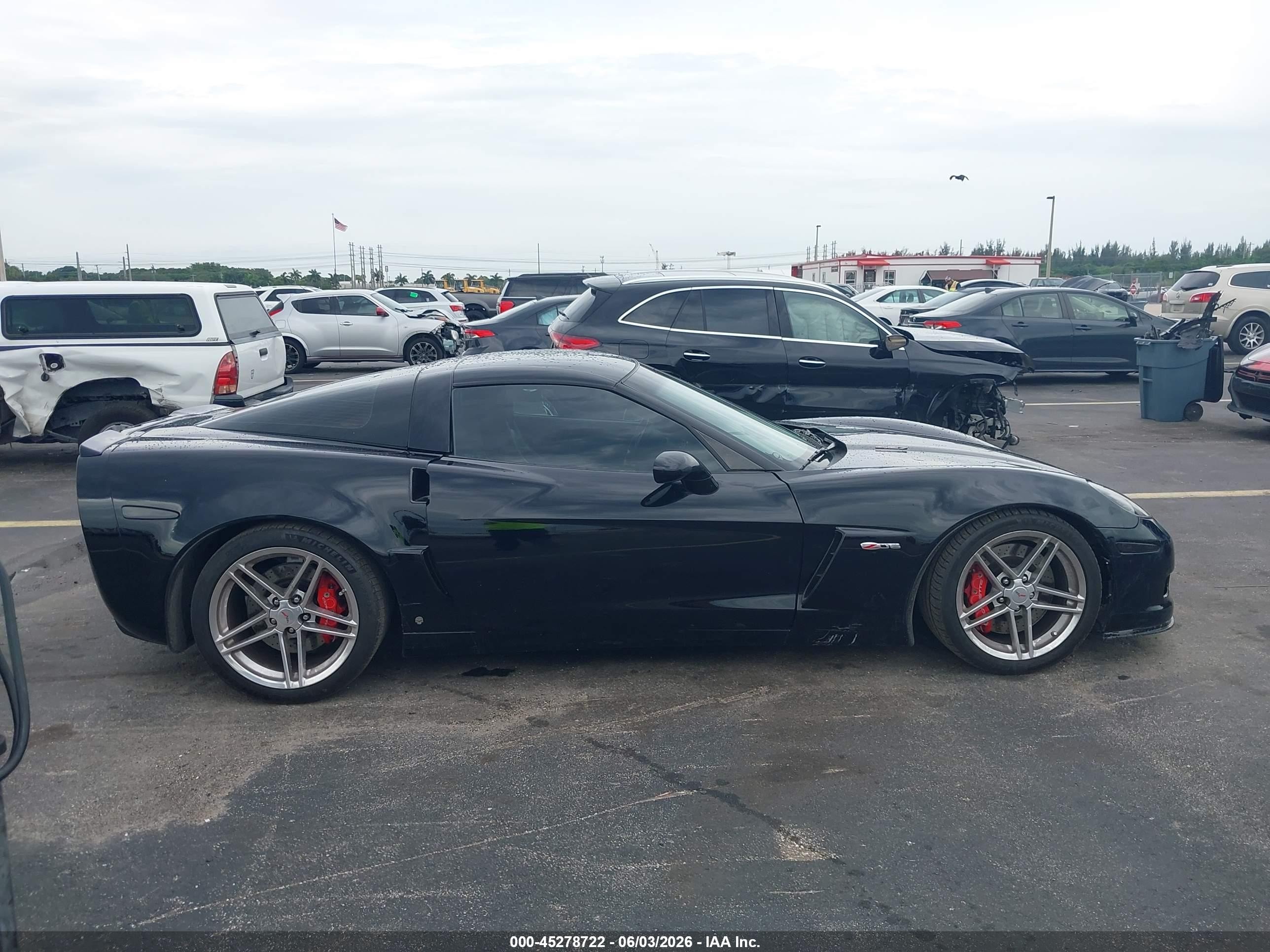 2007 Chevrolet Corvette Z06 Hardtop Black vin: 1G1YY26E075119280
