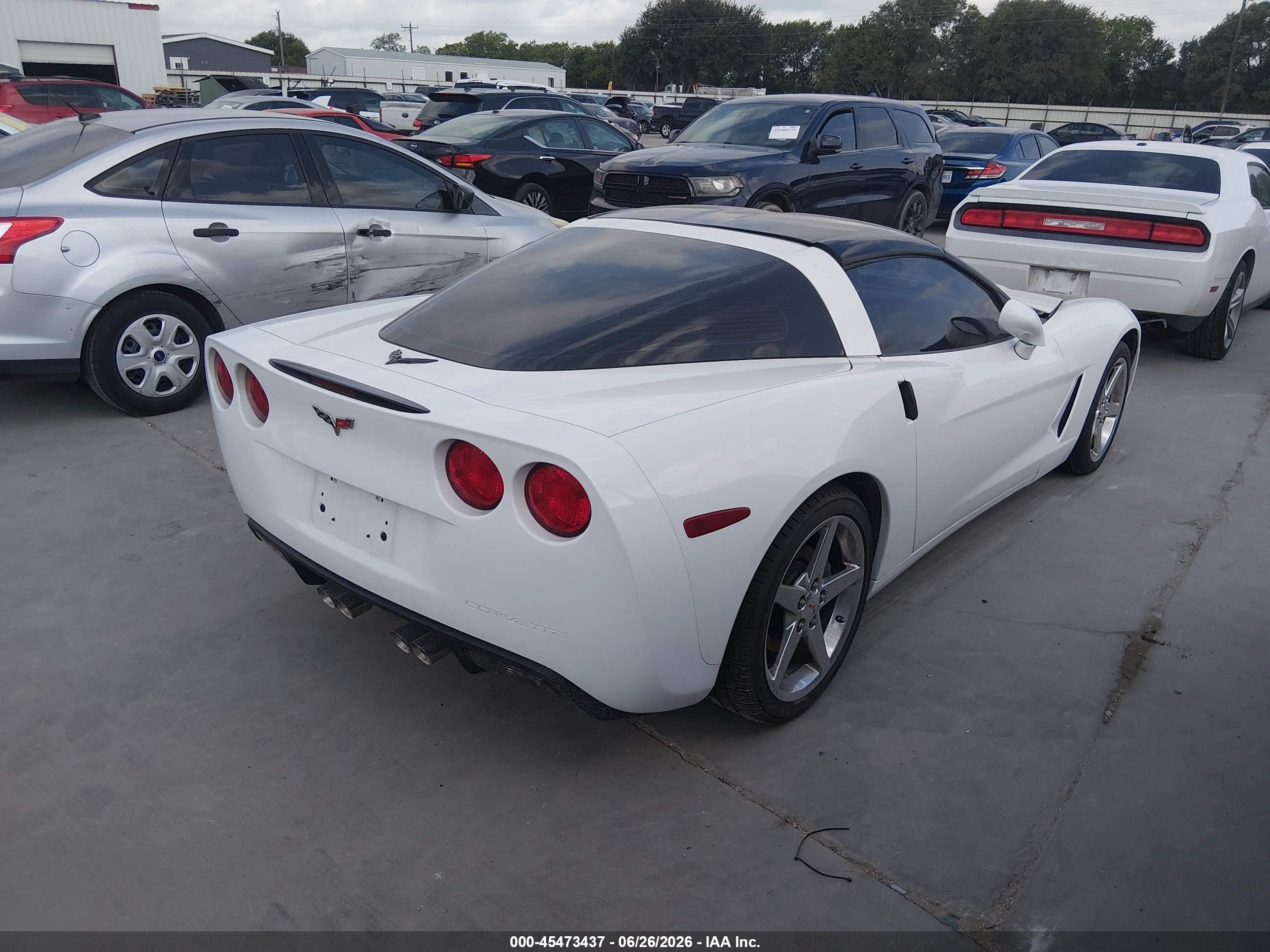 2006 Chevrolet Corvette   White vin: 1G1YY26U065108446