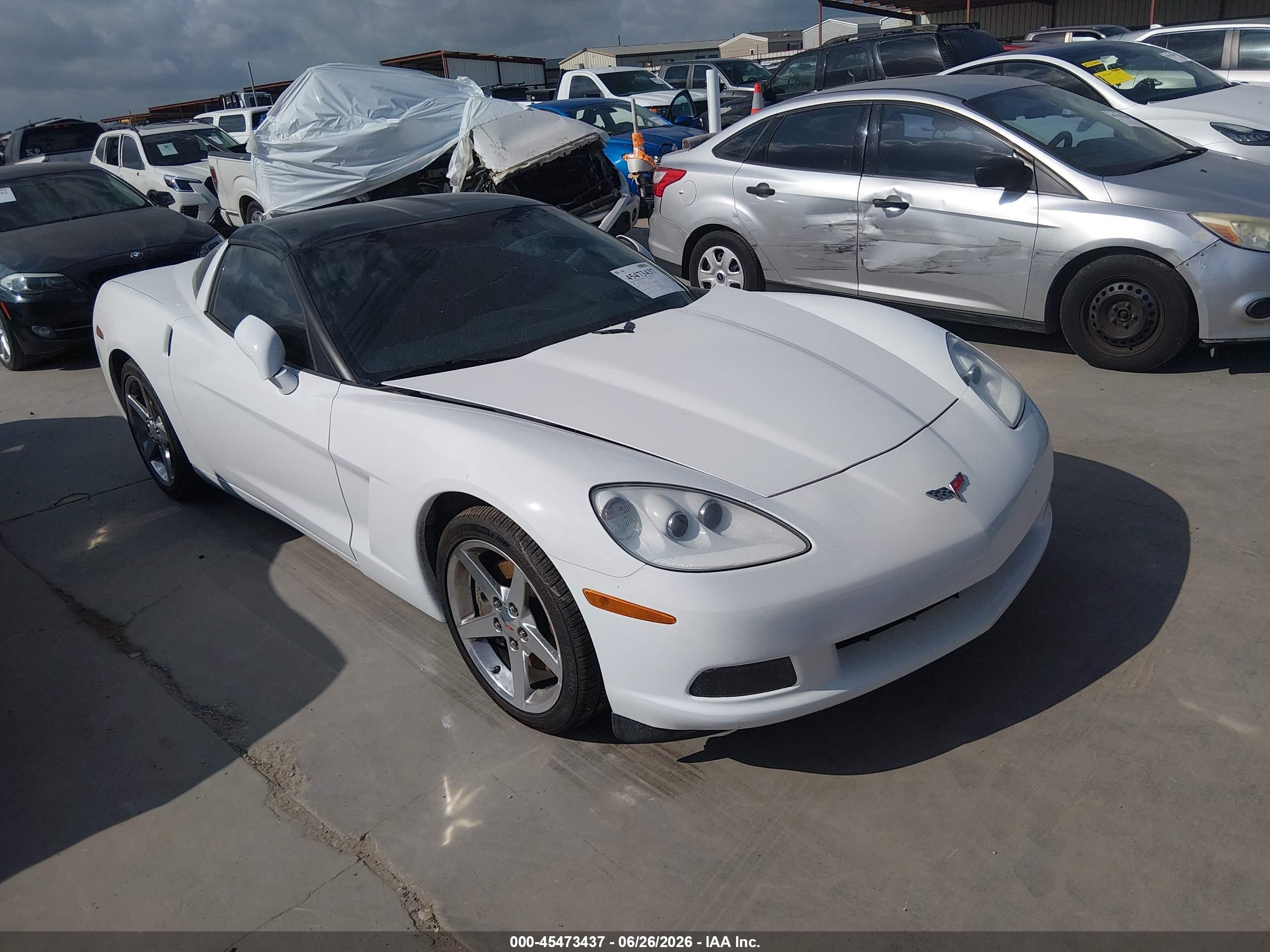 2006 Chevrolet Corvette   White vin: 1G1YY26U065108446