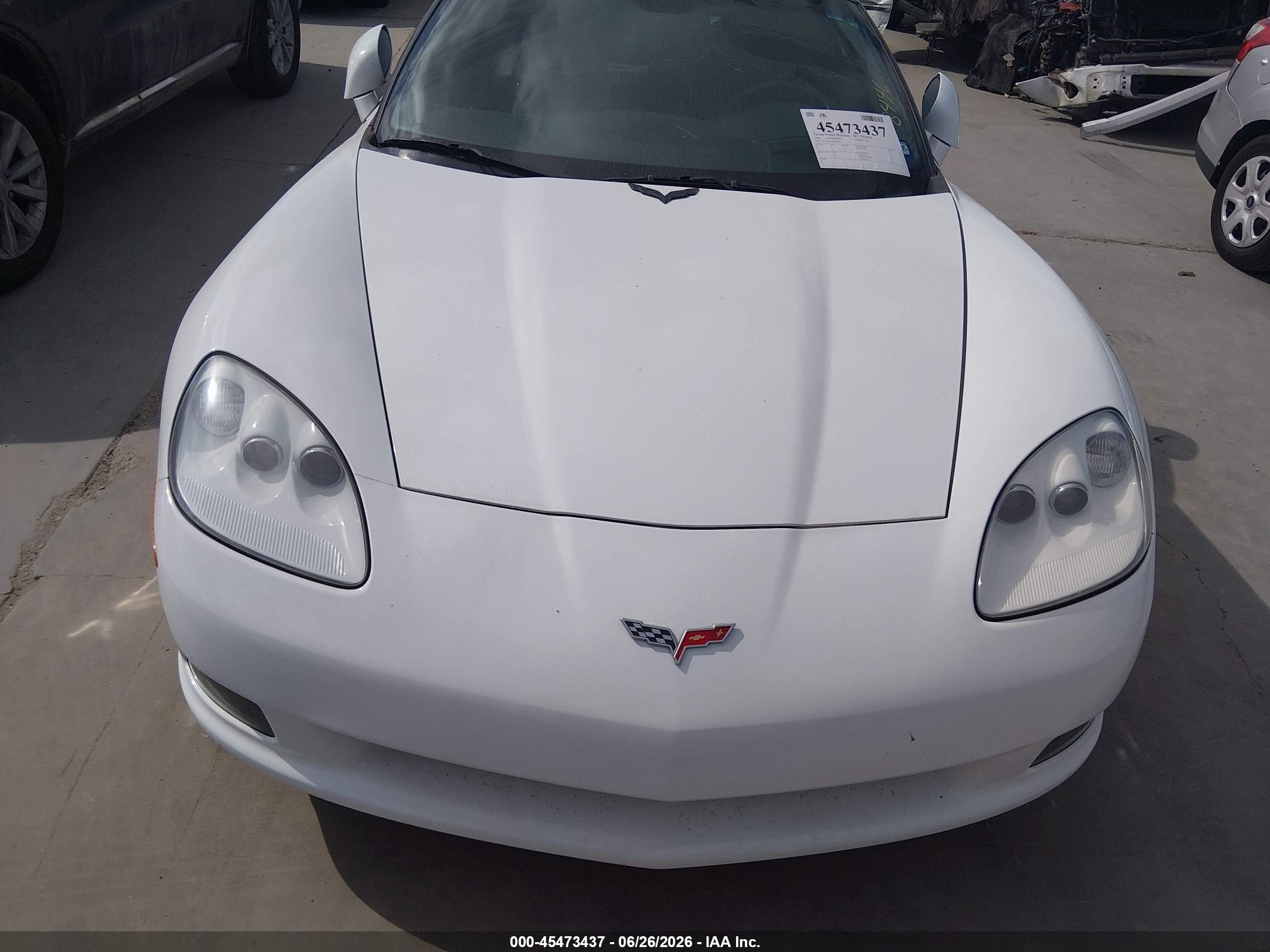 2006 Chevrolet Corvette   White vin: 1G1YY26U065108446