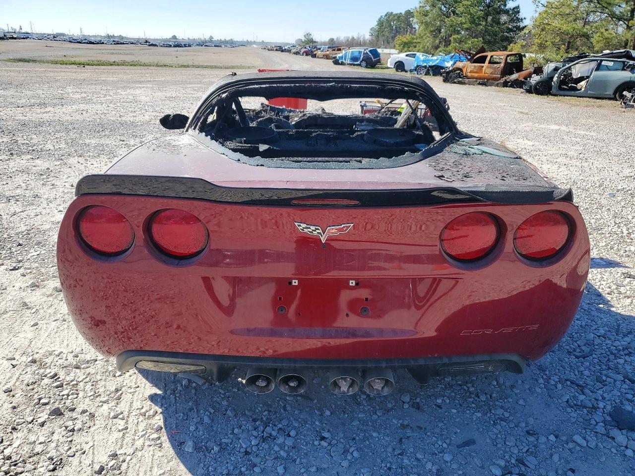 2007 Chevrolet Corvette Maroon vin: 1G1YY26U075100767