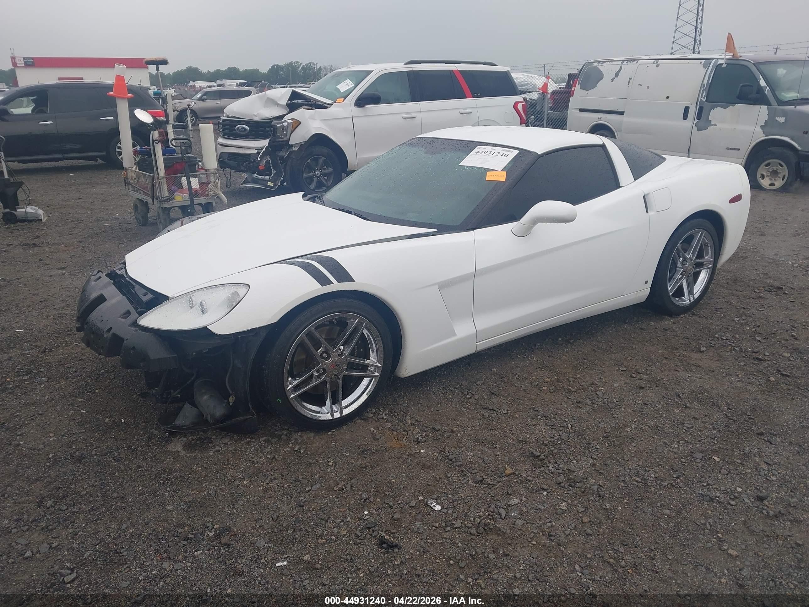 2007 Chevrolet Corvette   White vin: 1G1YY26U075114572